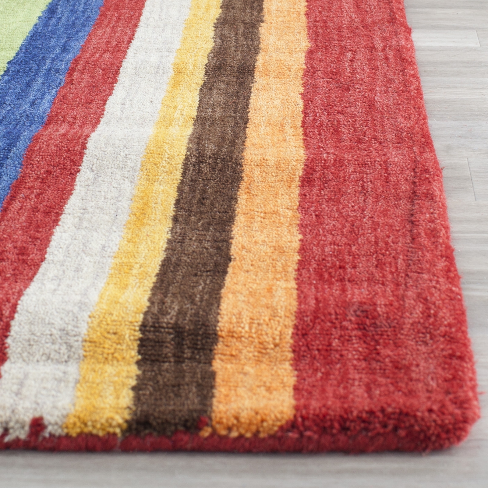 Arlo Home Hand Loomed Area Rug, HIM582A, Red/Multi,  3' X 5' - Image 1
