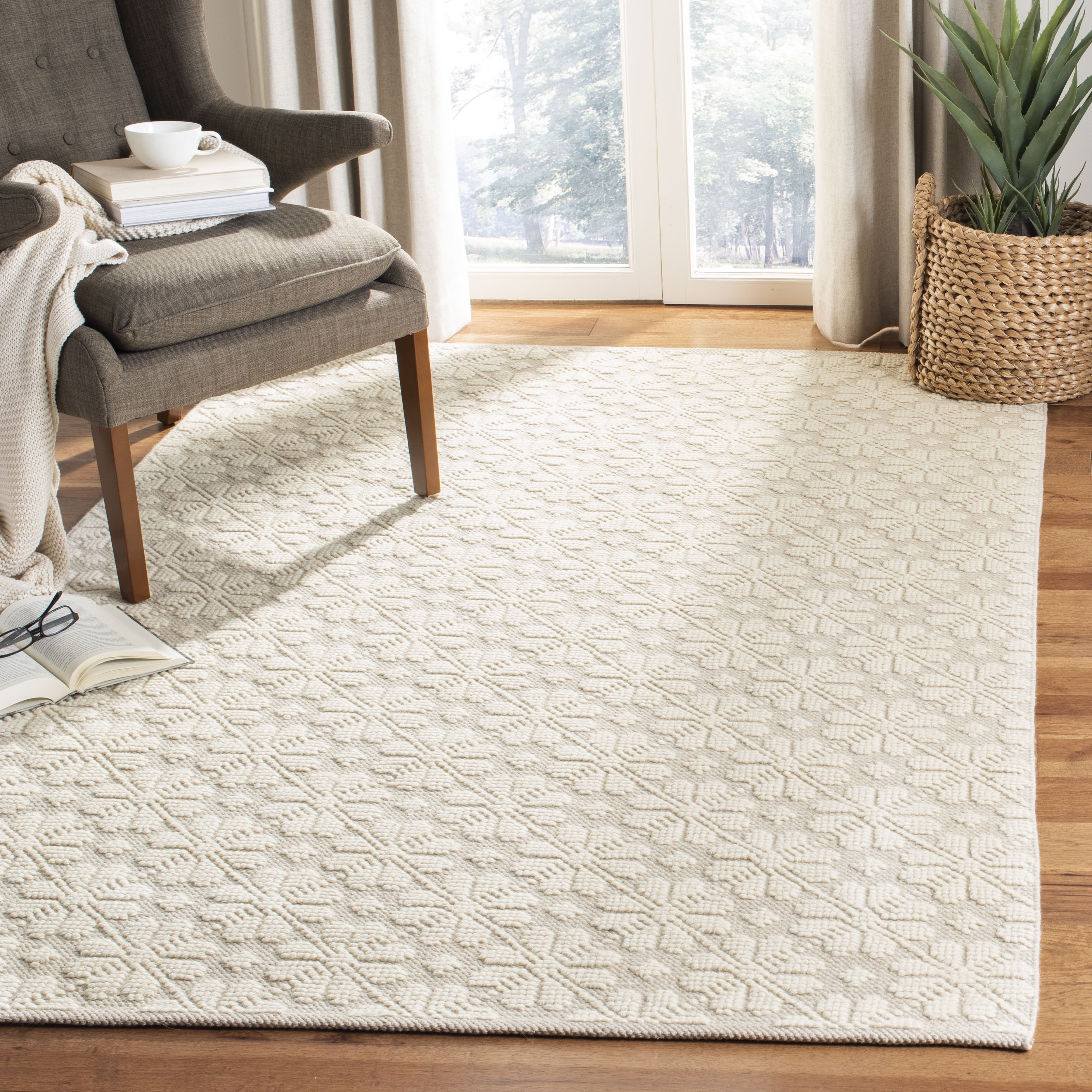 Arlo Home Hand Woven Area Rug, VRM303A, Ivory,  8' X 10' - Image 1