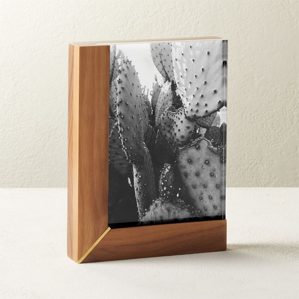 Rudd Walnut and Acrylic Frame 5"x7" - Image 0