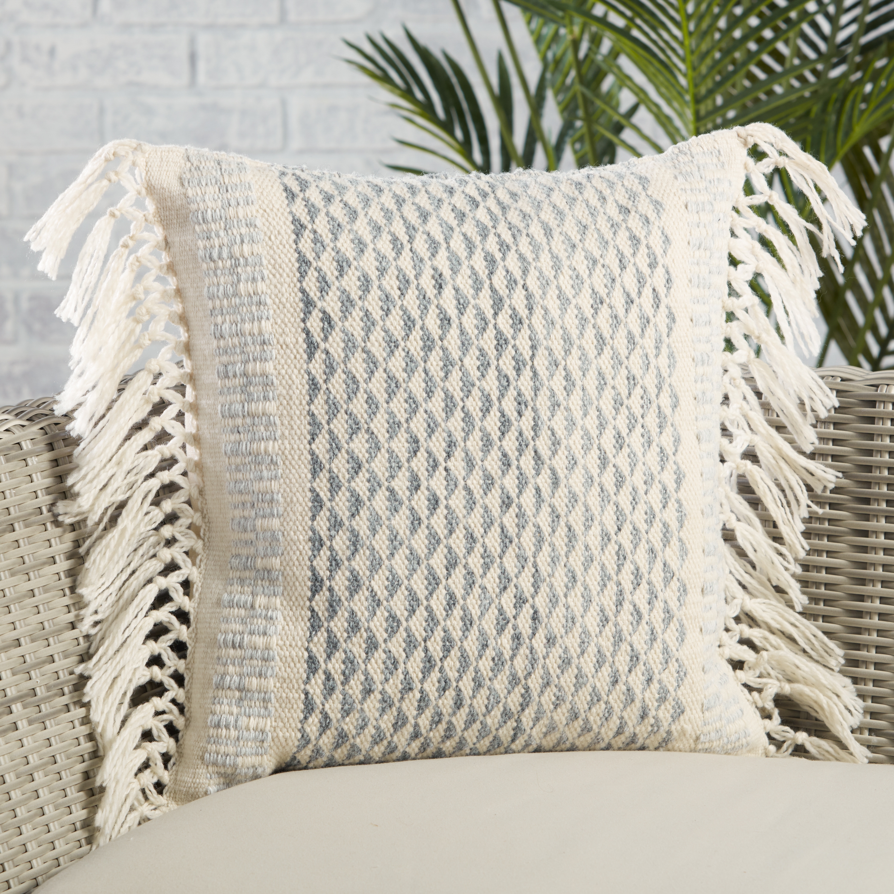 Design (US) Slate 18"X18" Pillow I-O - Image 3
