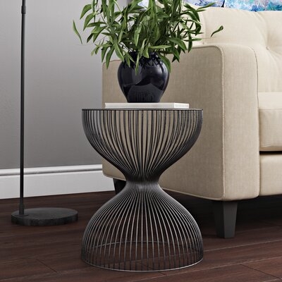 Harrogate End Table - Image 0