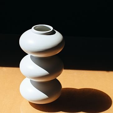 Forma Rosa Wave Vase, Matte Black, Medium - Image 1
