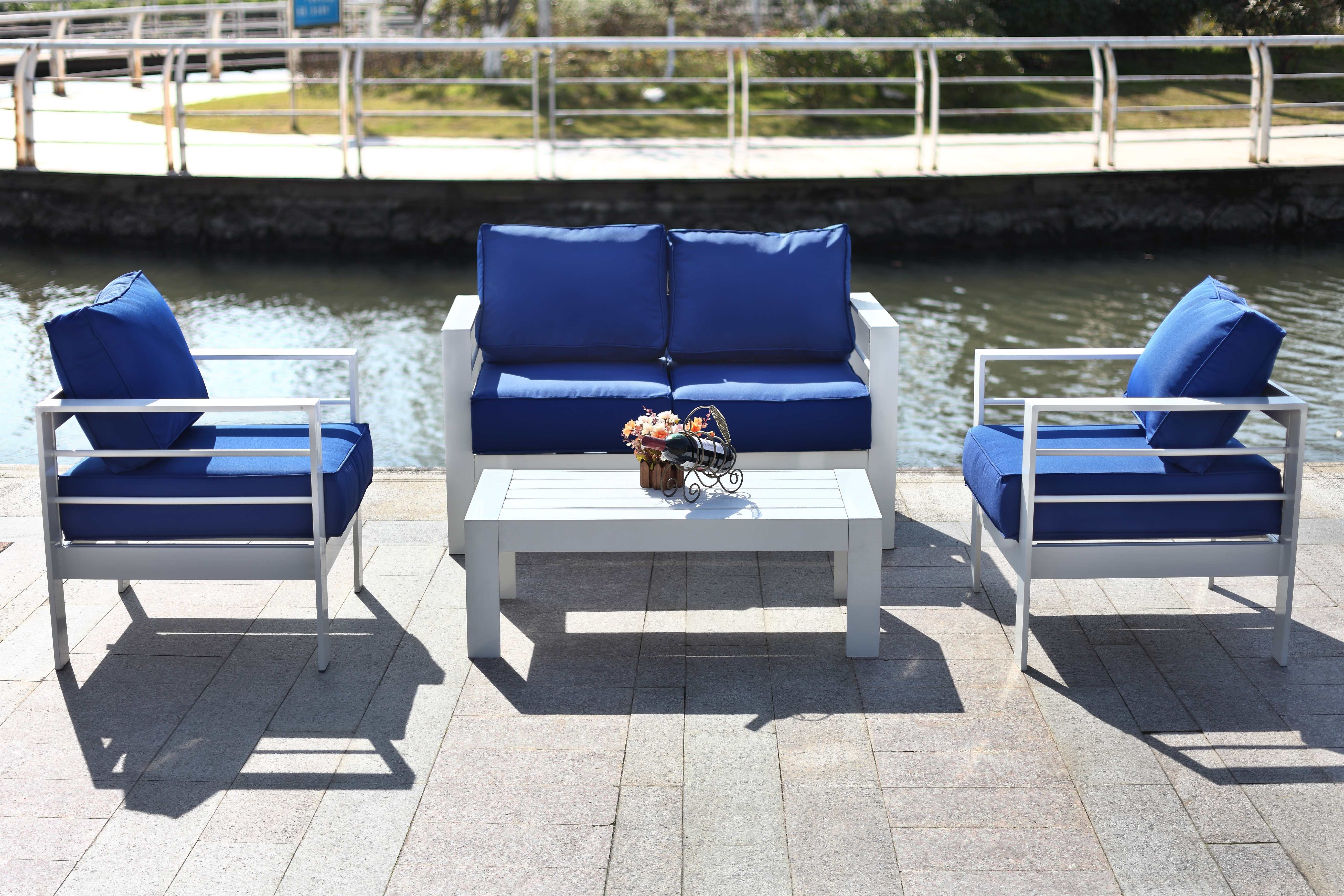 Nason 4 Piece Outdoor Living Set - White/Navy - Safavieh - Image 5