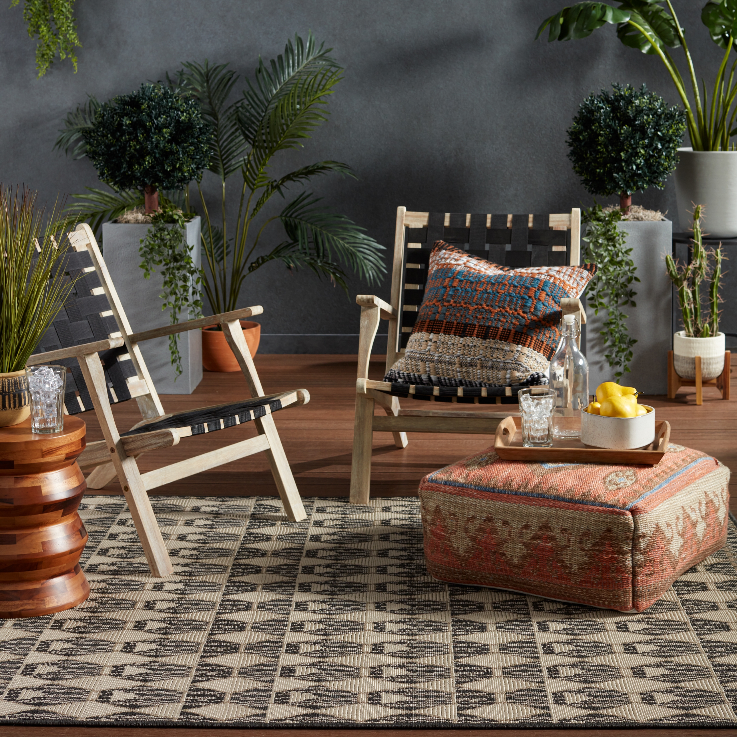 Vibe by Maji Indoor/ Outdoor Geometric Black/ Beige Area Rug (2'X3') - Image 6