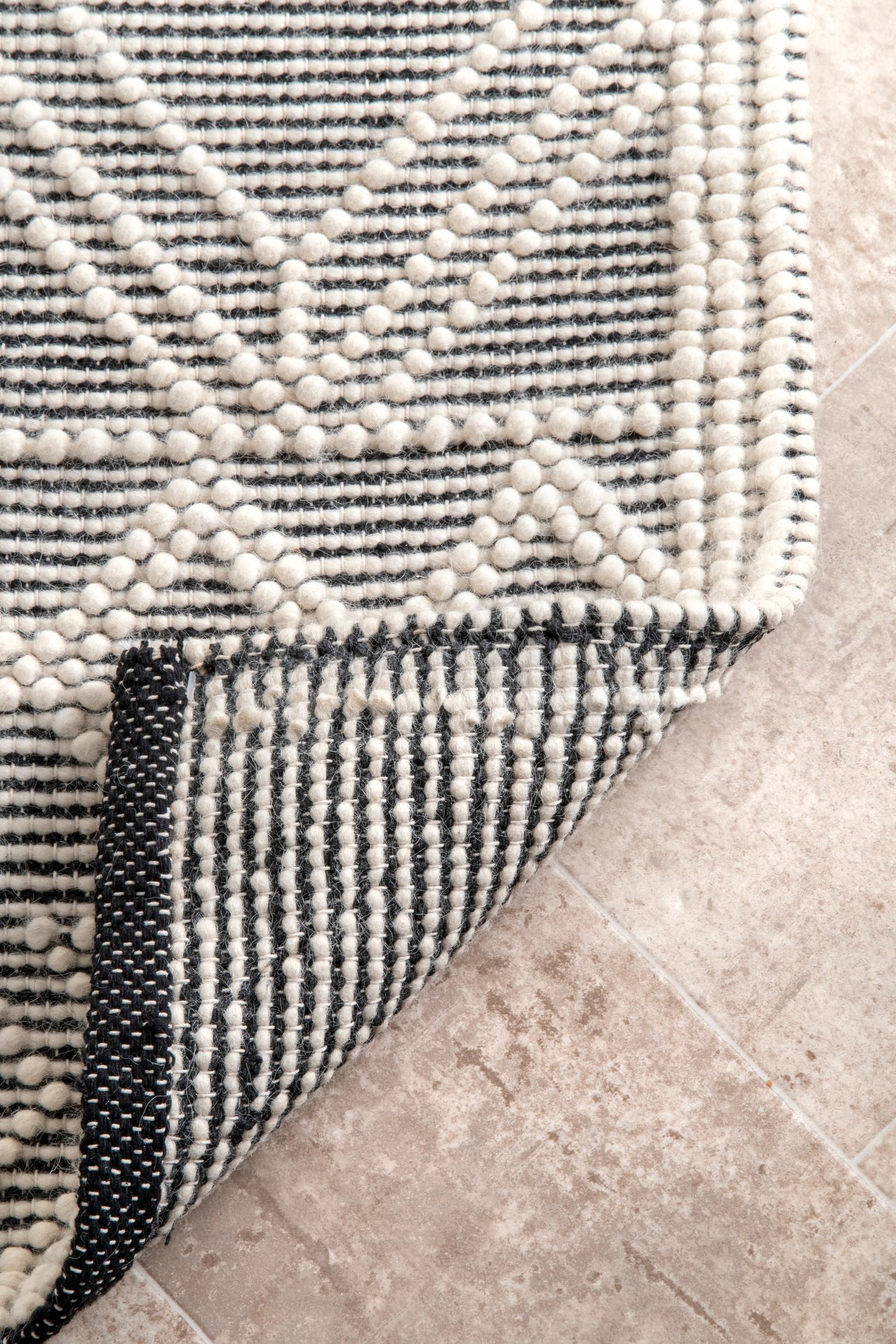 Contemporary Trellis Natti Area Rug - Image 3