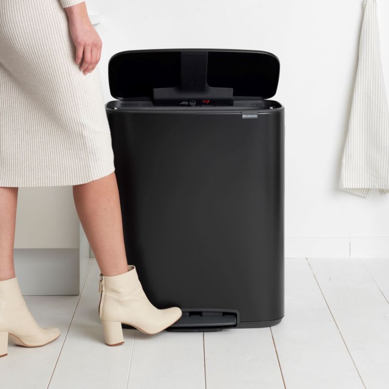 Brabantia Bo Step On Trash Can, Matte Black, 16 Gallon - Image 4