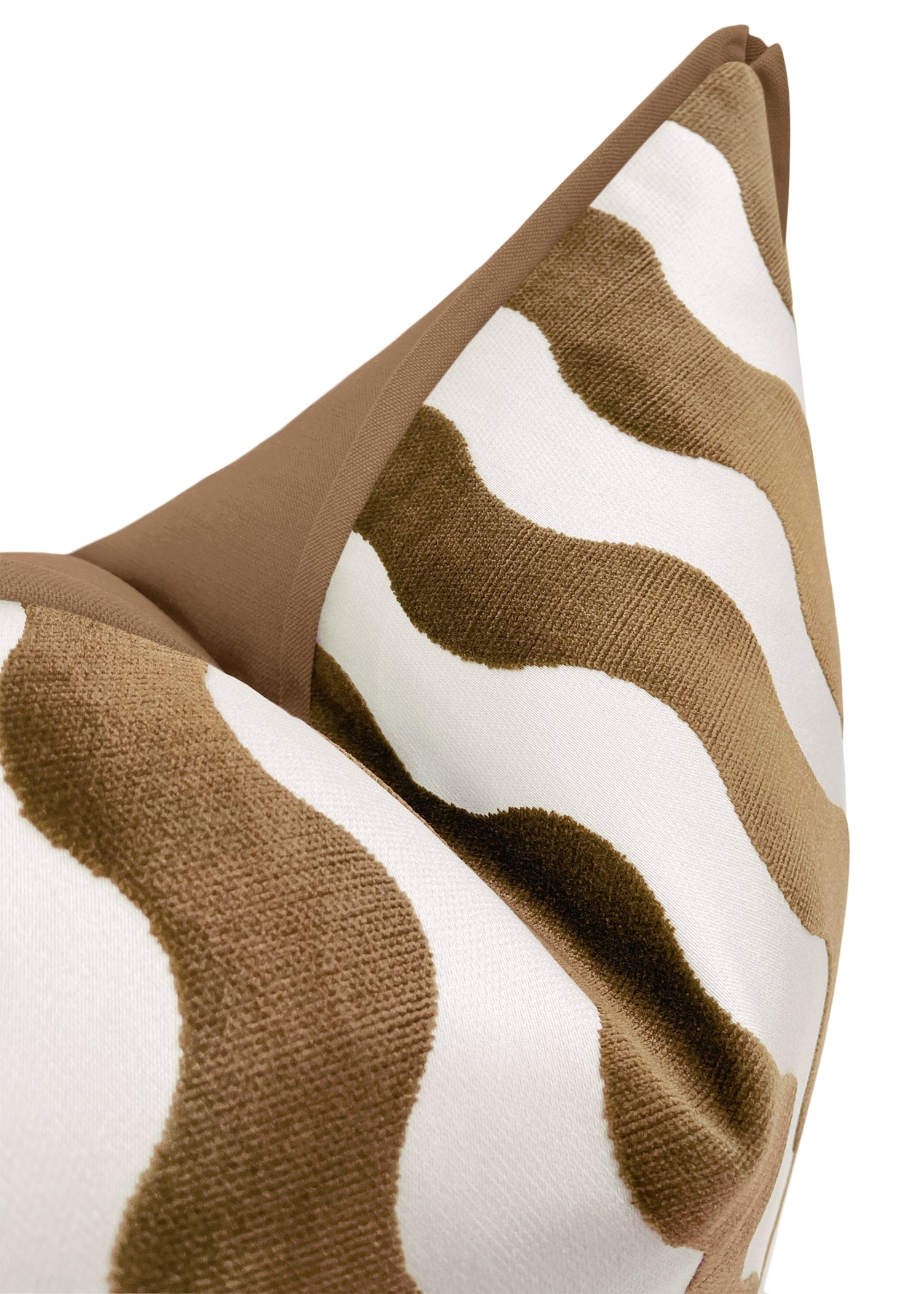 THE WAVE // CAMEL | SCHUMACHER - SAMPLE 4" X 4" / BUTTERFLY FLANGE / Camel - Image 2