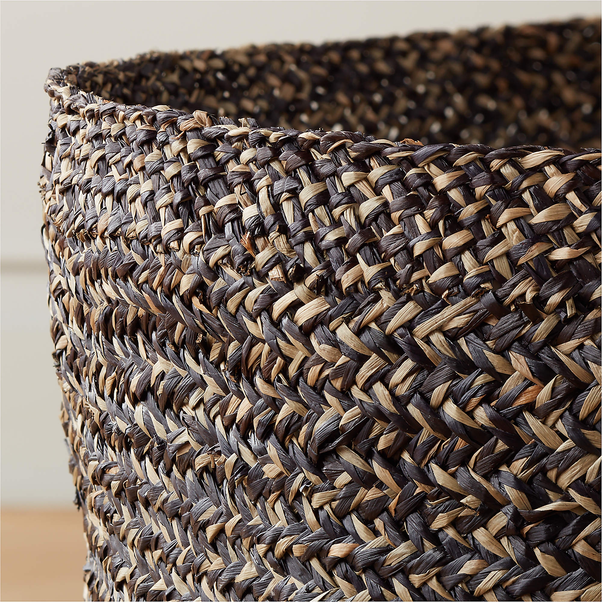 Esma Basket, Small - Image 1