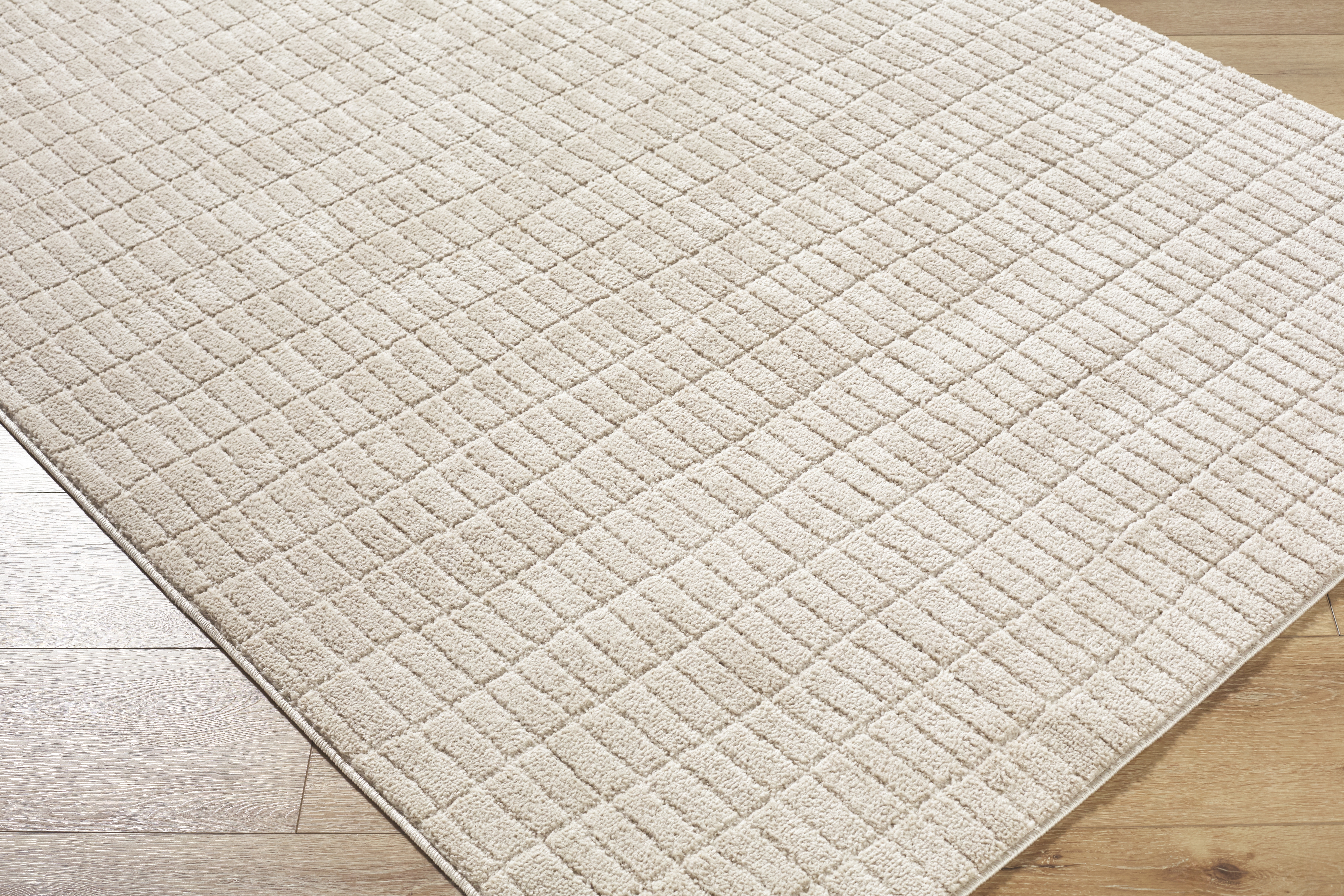 Cascade White Indoor 2'7" x 10' Machine Woven Rug - Image 5