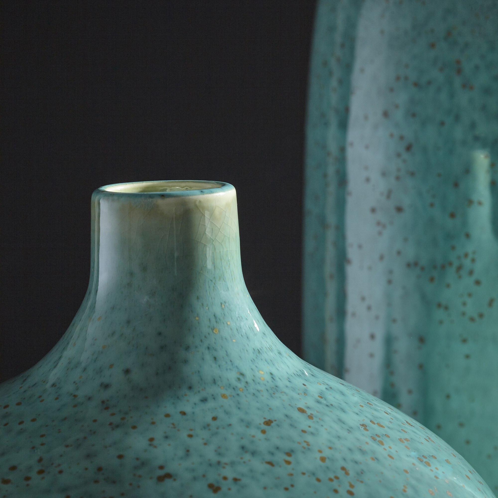 Native Gloss Vase  - Image 3