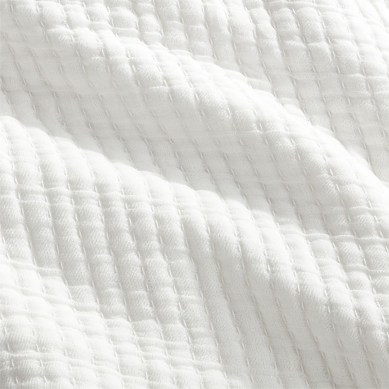 Ansley Warm White Full/Queen Quilt - Image 1