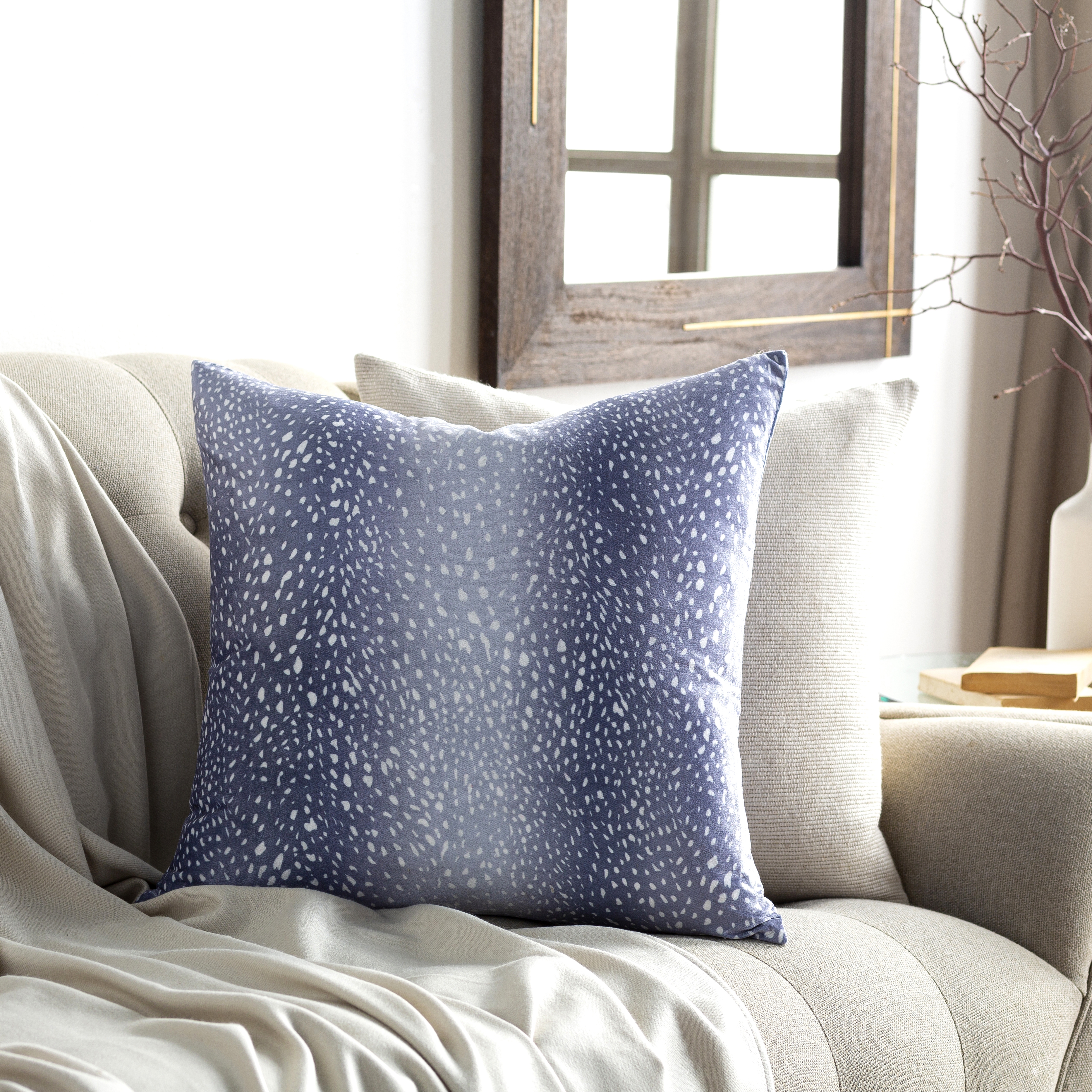 Doe DOE-003 18"L x 18"W Down Filled Pillow - Image 1