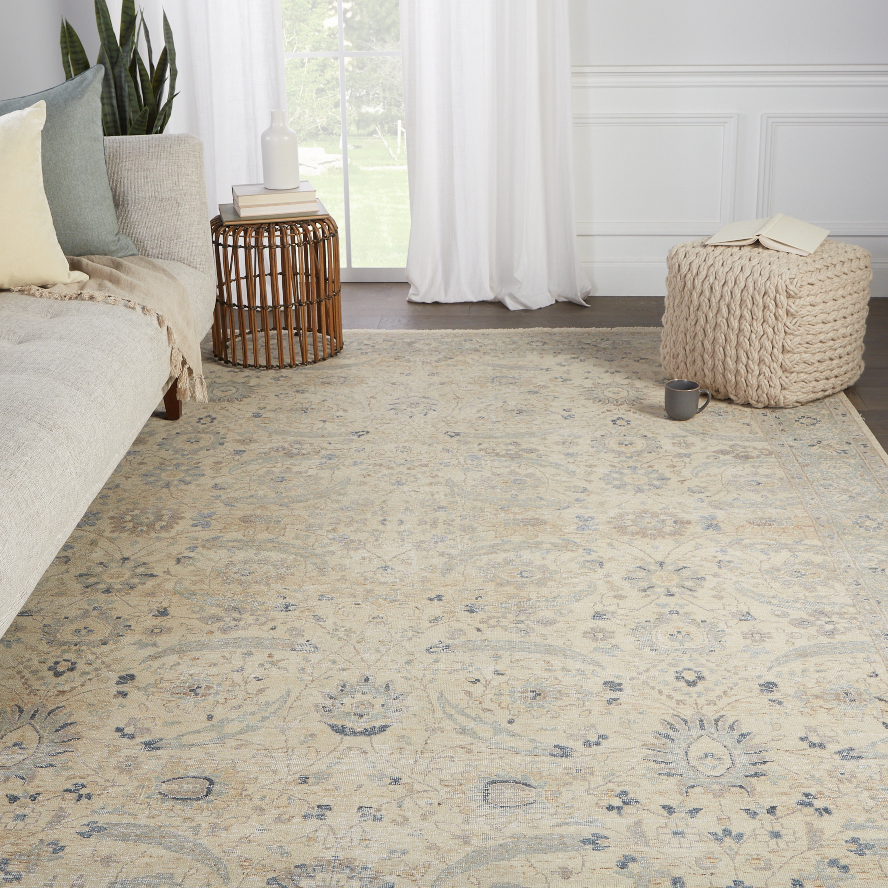 Merey Hand-Knotted Oriental Gray/ Beige Area Rug (9'X12') - Image 4