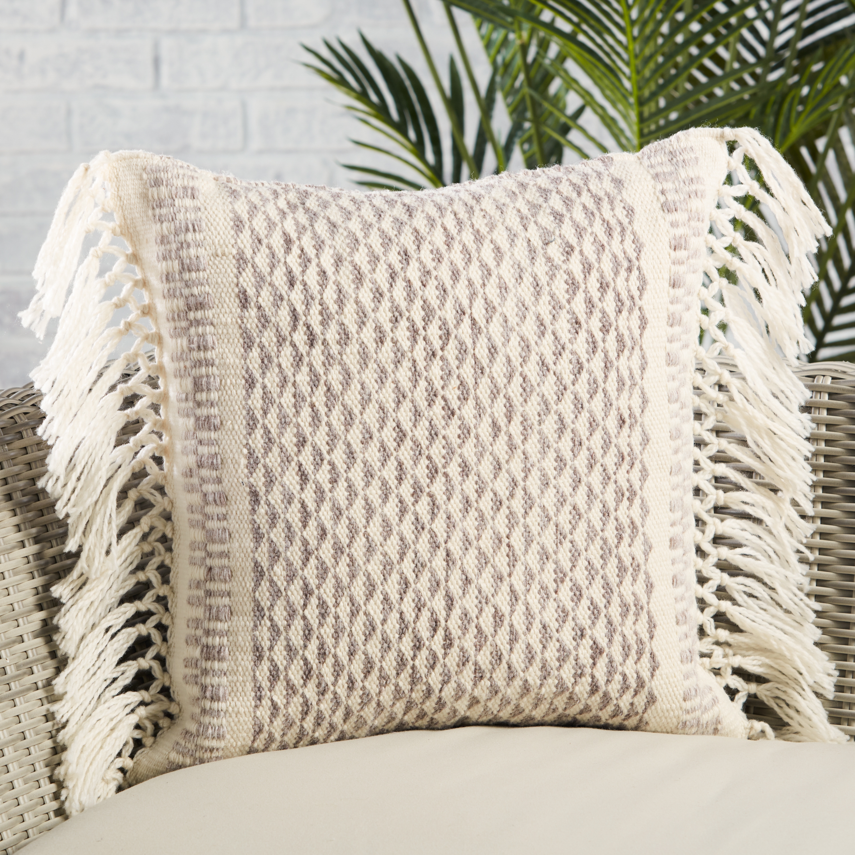 Design (US) Taupe 18"X18" Pillow I-O - Image 3