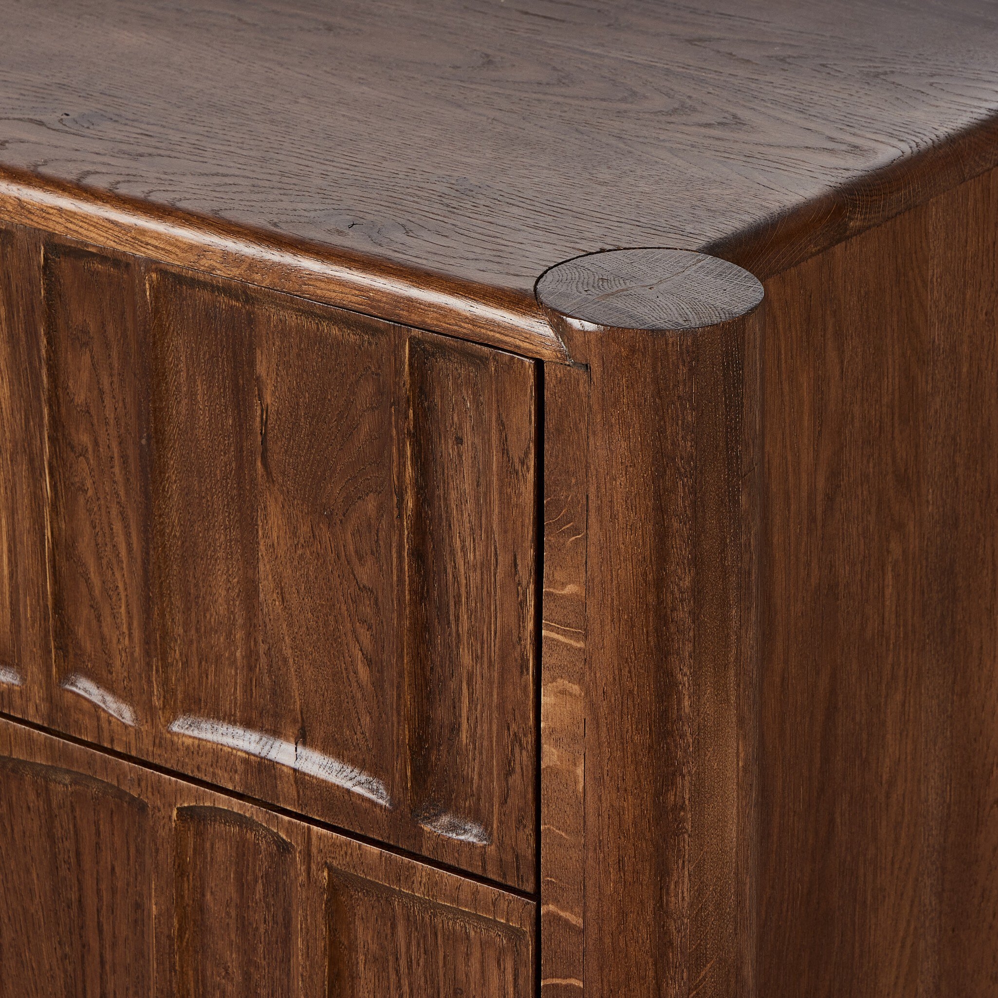 Ezri 6 Drawer Dresser - Cocoa Oak - Image 10