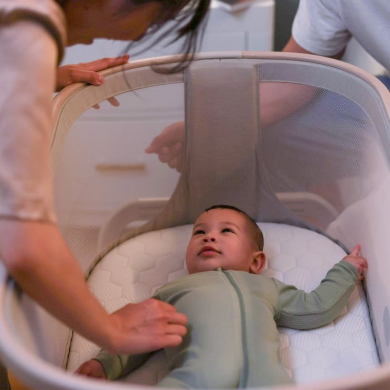 Maxi-Cosi ® Iora ™ Classic Oat Mesh Travel Baby Bassinet with Storage - Image 3