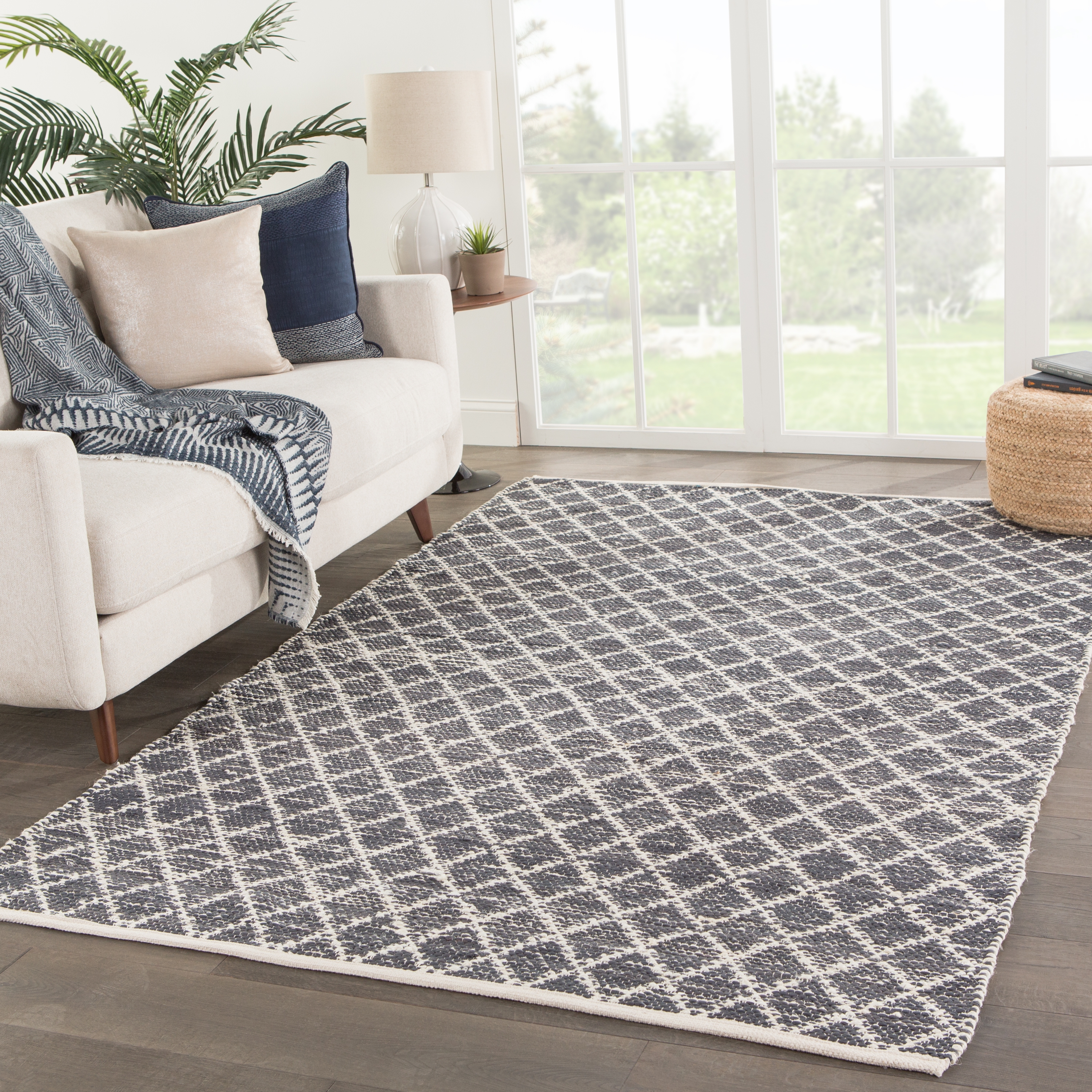 Glencoe Natural Trellis Ivory/ Blue Area Rug (5'X8') - Image 5