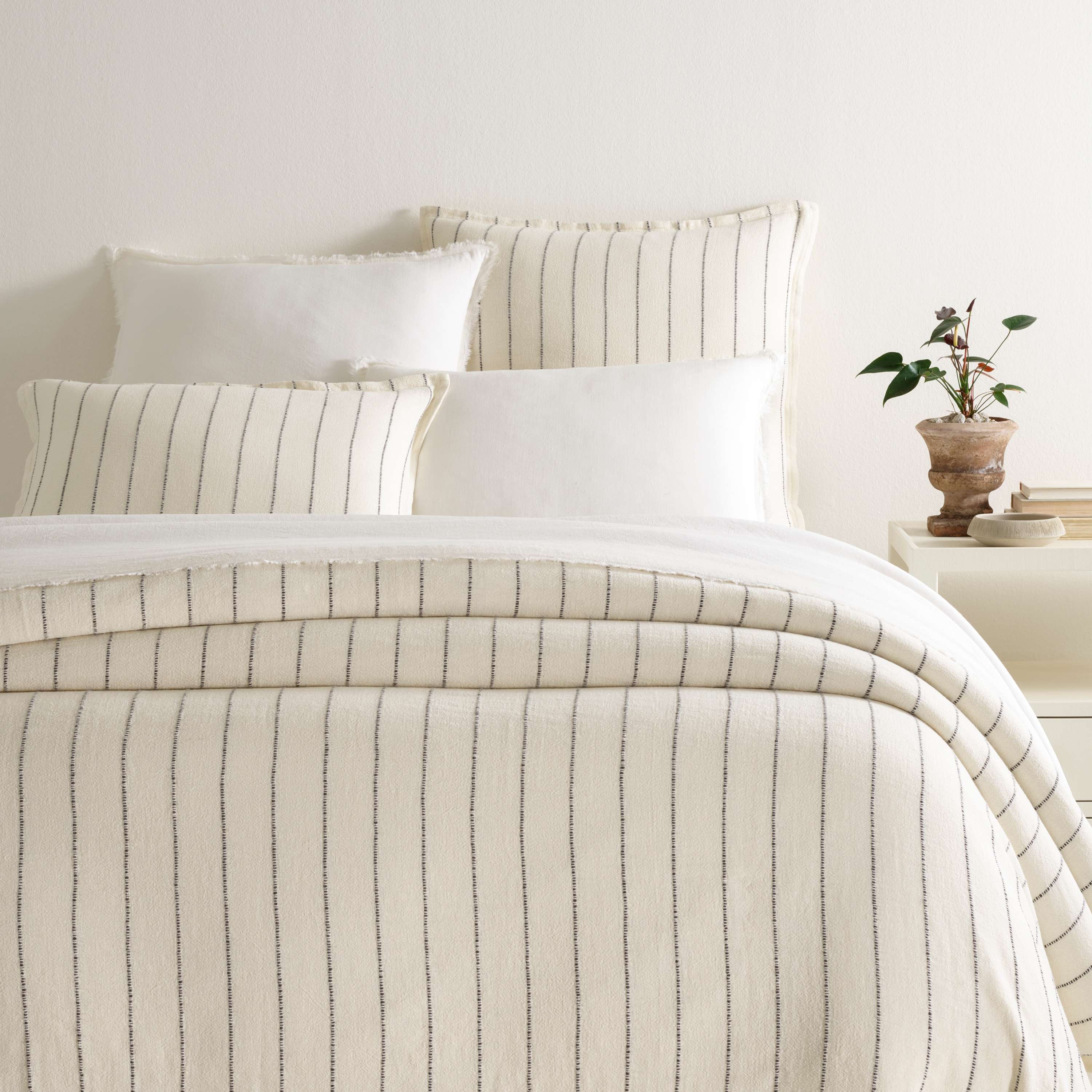 Leigh Linen Iron Duvet Cover - Image 0
