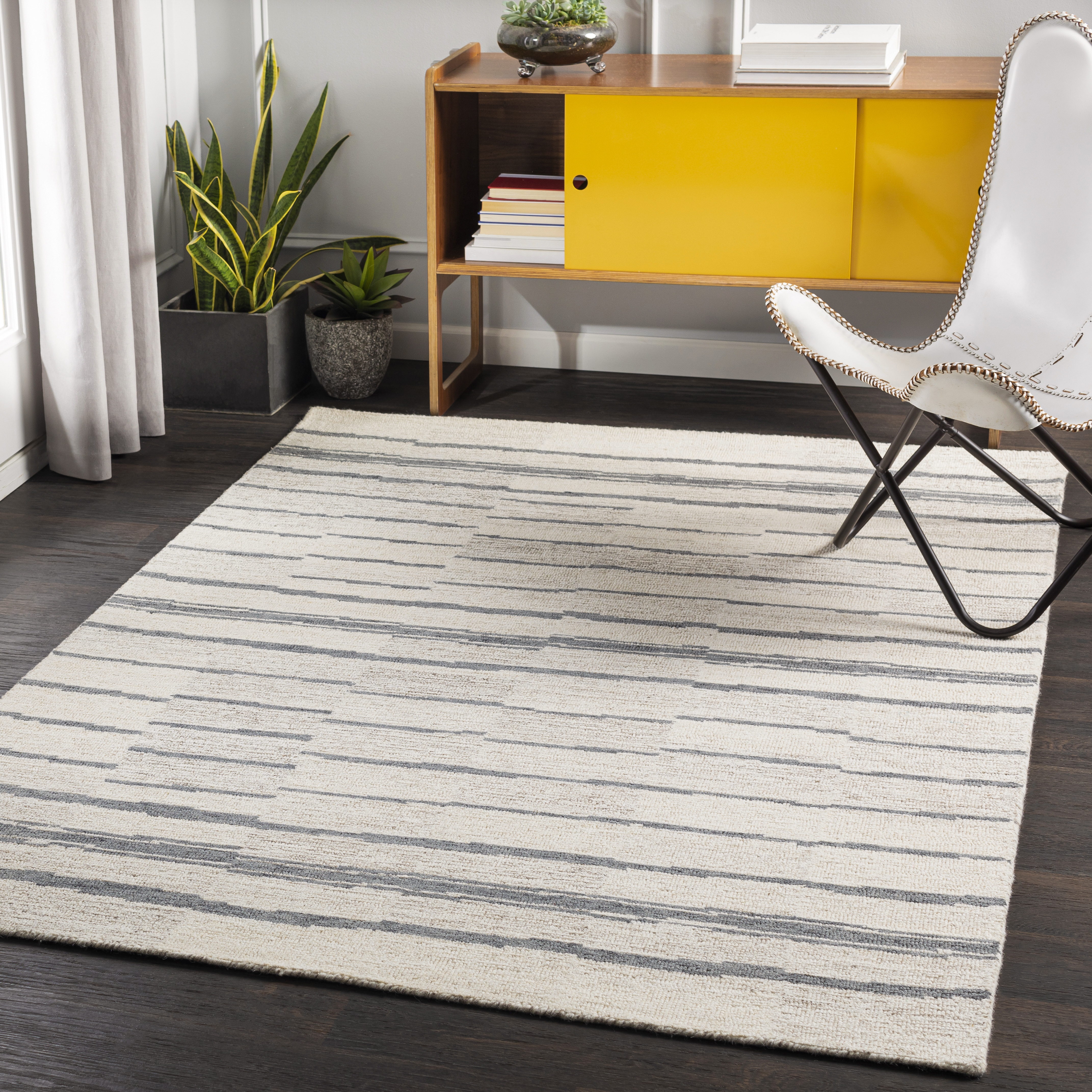 Granada Beige Indoor 8' x 10' Handmade Rug - Image 1