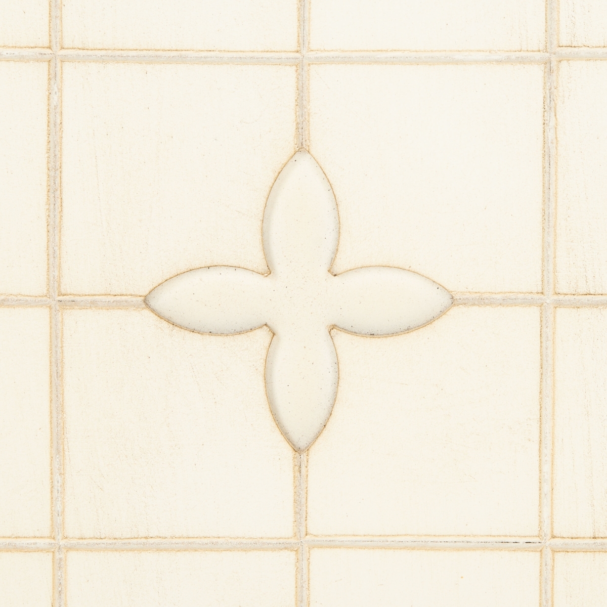 Sula 2 Door 1 Shelf Chest - Antique White - Safavieh - Image 5