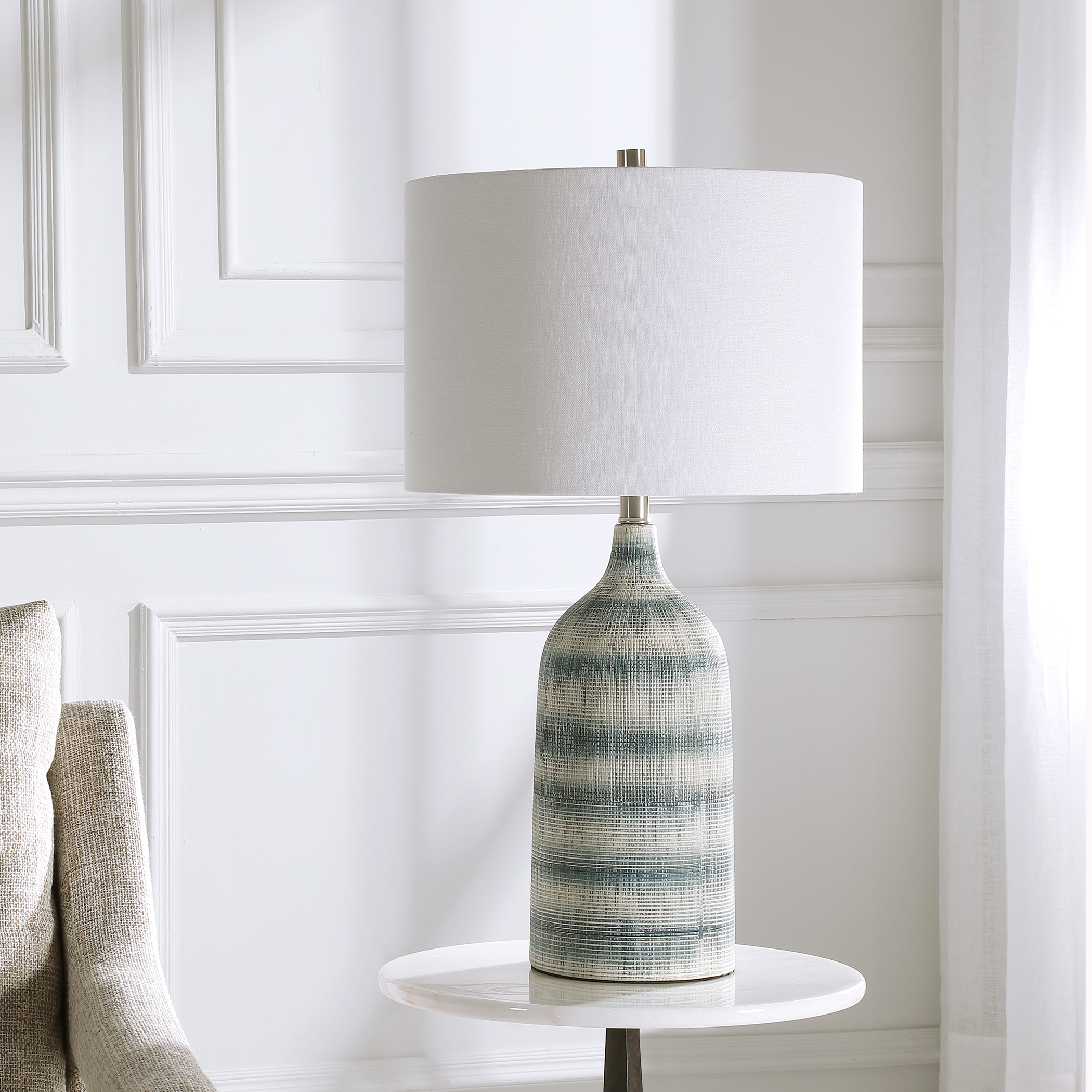 Casual Ceramic Table Lamp - Image 2