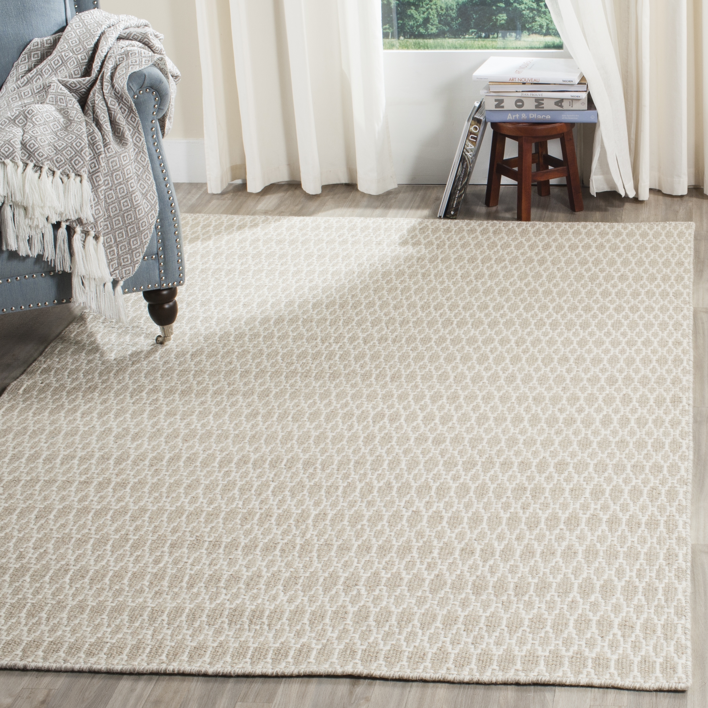 Arlo Home Flatweave Area Rug, OAS432B, Beige/Ivory,  6' X 9' - Image 1