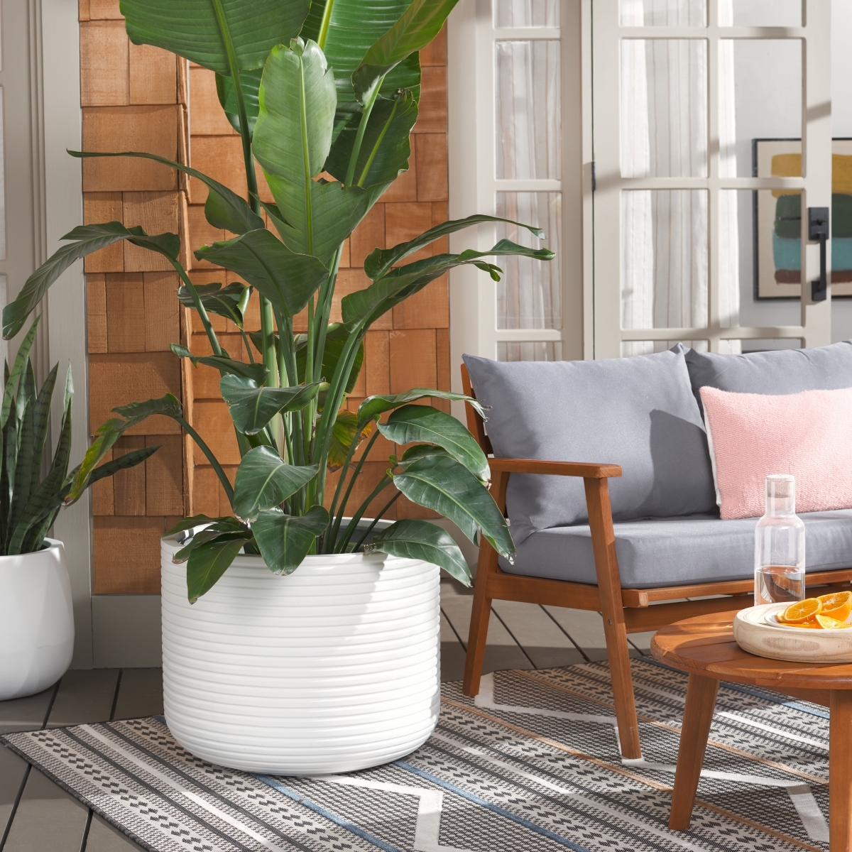 Indoor-Outdoor Nardo zoom Planter Pot - White - Safavieh - Image 1