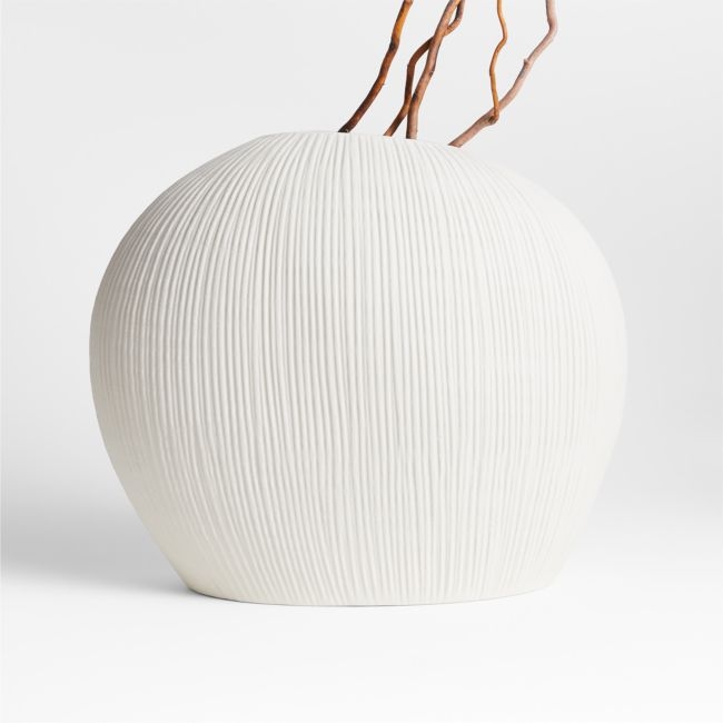 Alura Low-Wide Cream White Porcelain Vase - Image 0