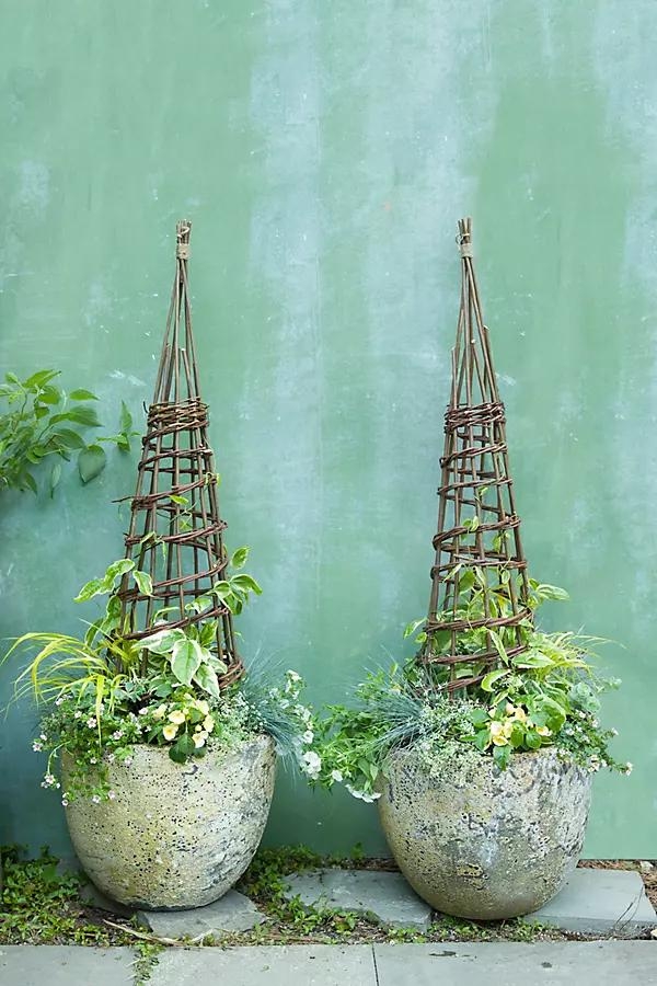 Willow Garden Obelisk - Image 0