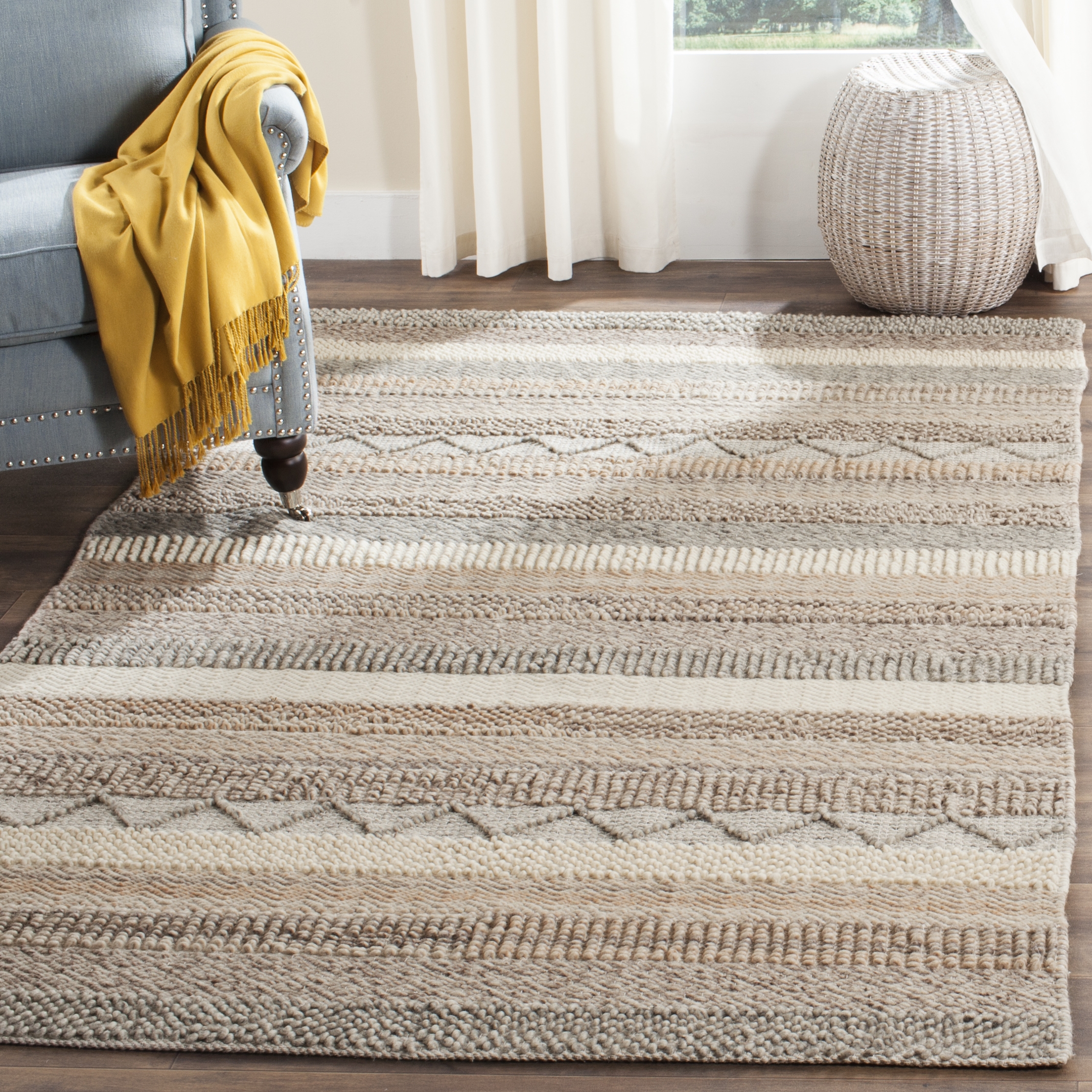 Arlo Home Hand Woven Area Rug, NAT101A, Beige,  4' X 6' - Image 1