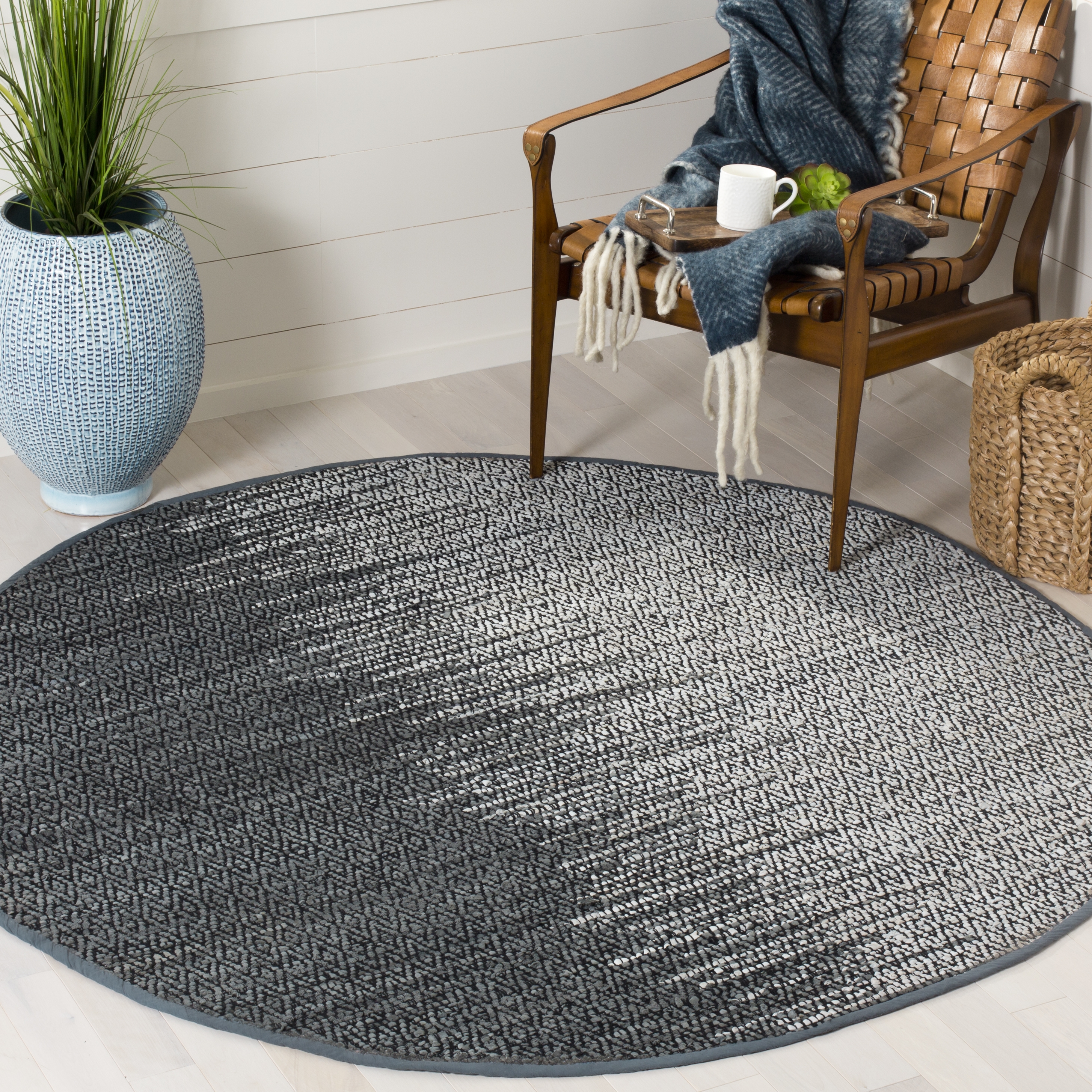 Arlo Home Hand Woven Area Rug, VTL388B, Light Grey/Charcoal,  6' X 6' Round - Image 1