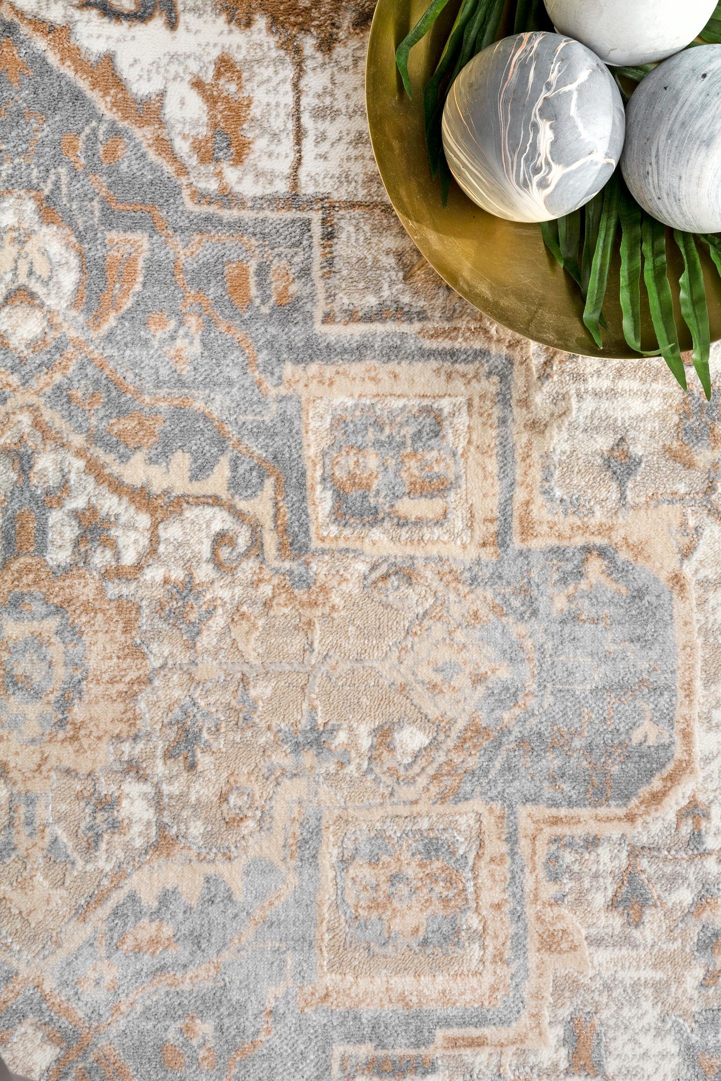 Vintage Sian Area Rug - Image 5