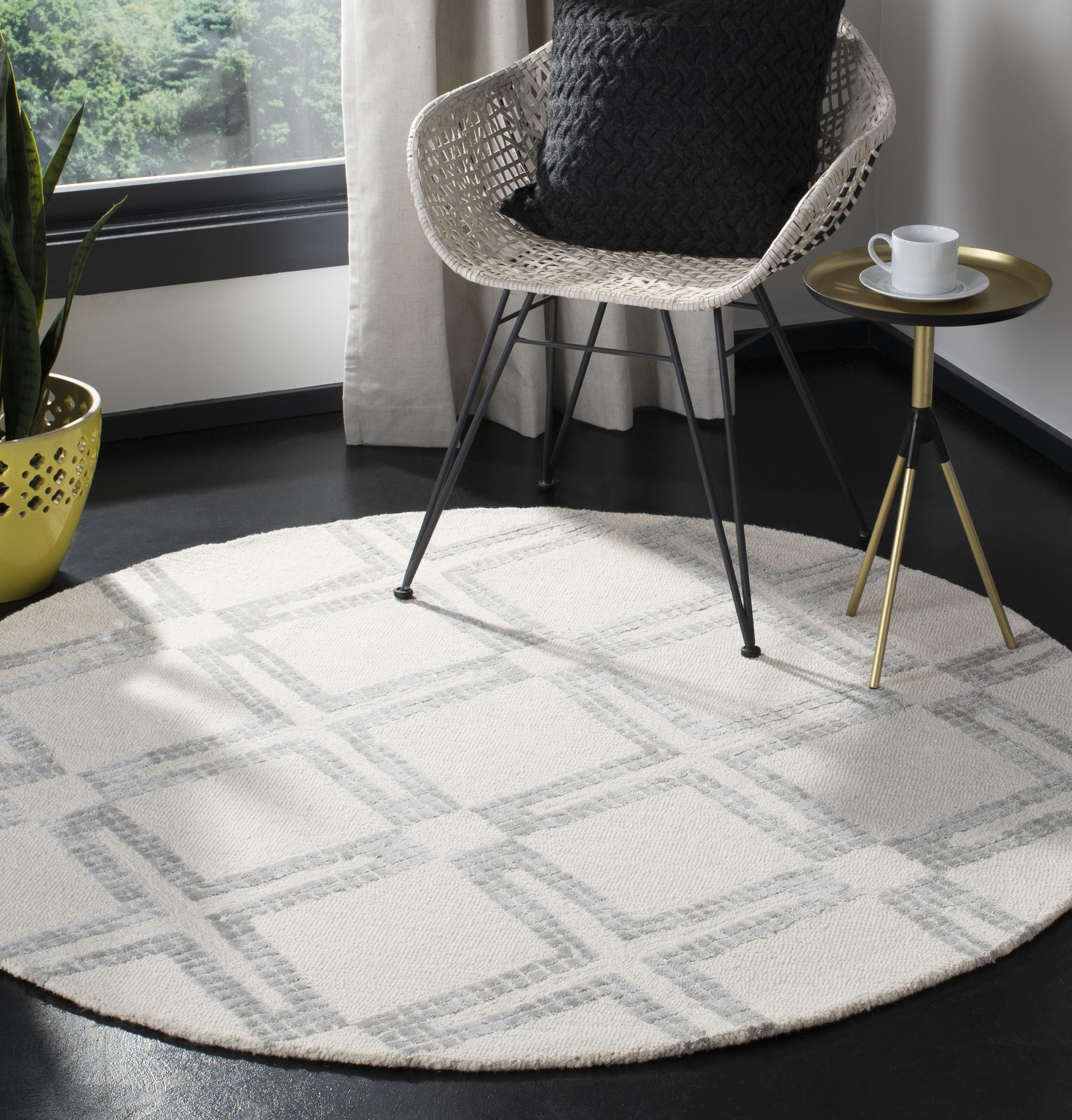 Arlo Home Hand Tufted Area Rug, BLG574G, Ivory/Silver,  5' X 5' Round - Image 1