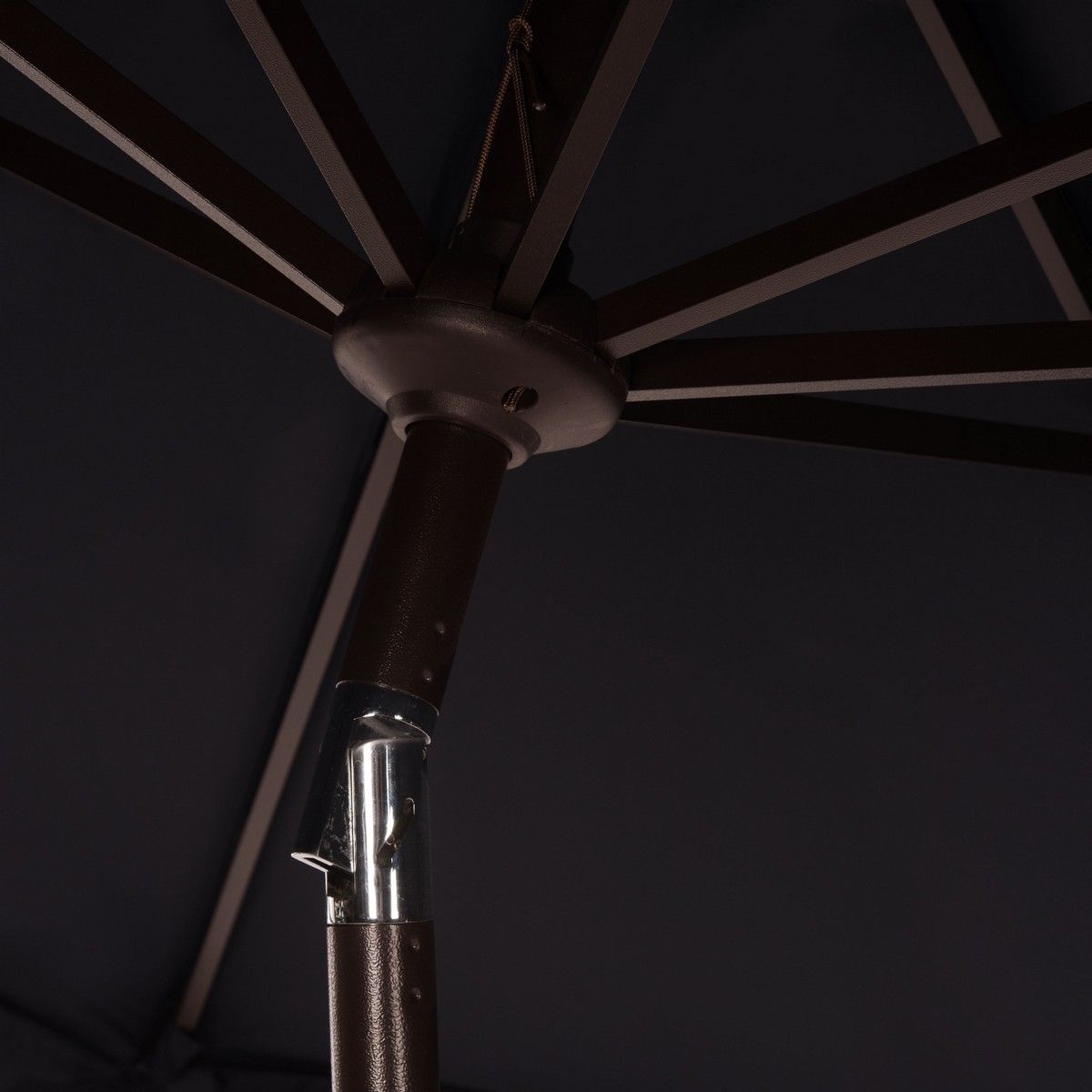 Elegant Valance 11Ft Umbrella - Navy/White - Safavieh - Image 2