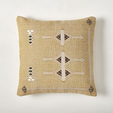 Framed Moroccan Woven Pillow Cover, 12"x21", Light Green Gables - Image 3