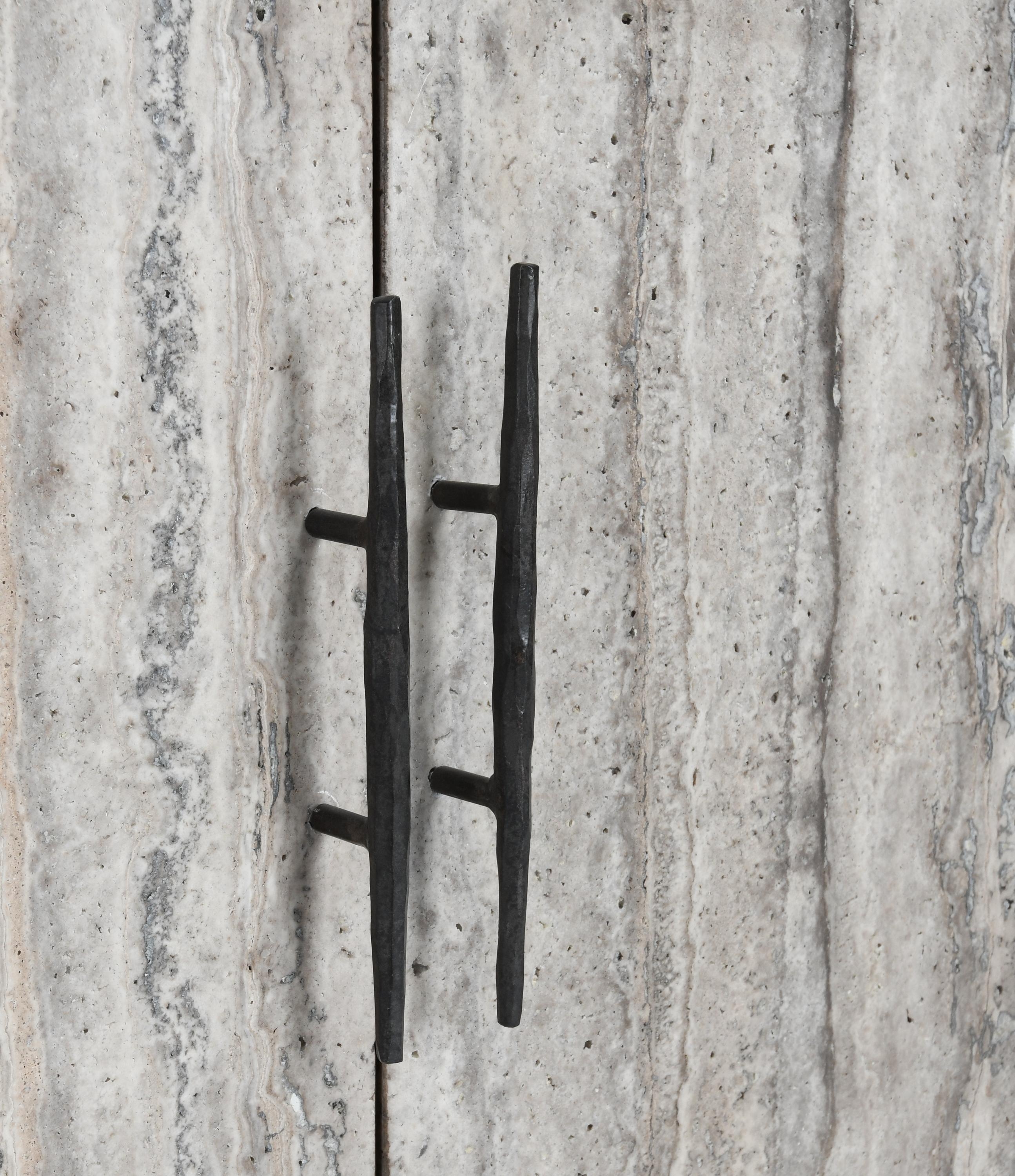 Lisbon Reclaimed Pine 6Dr Cabinet Weathered Black/Travertine - Image 7