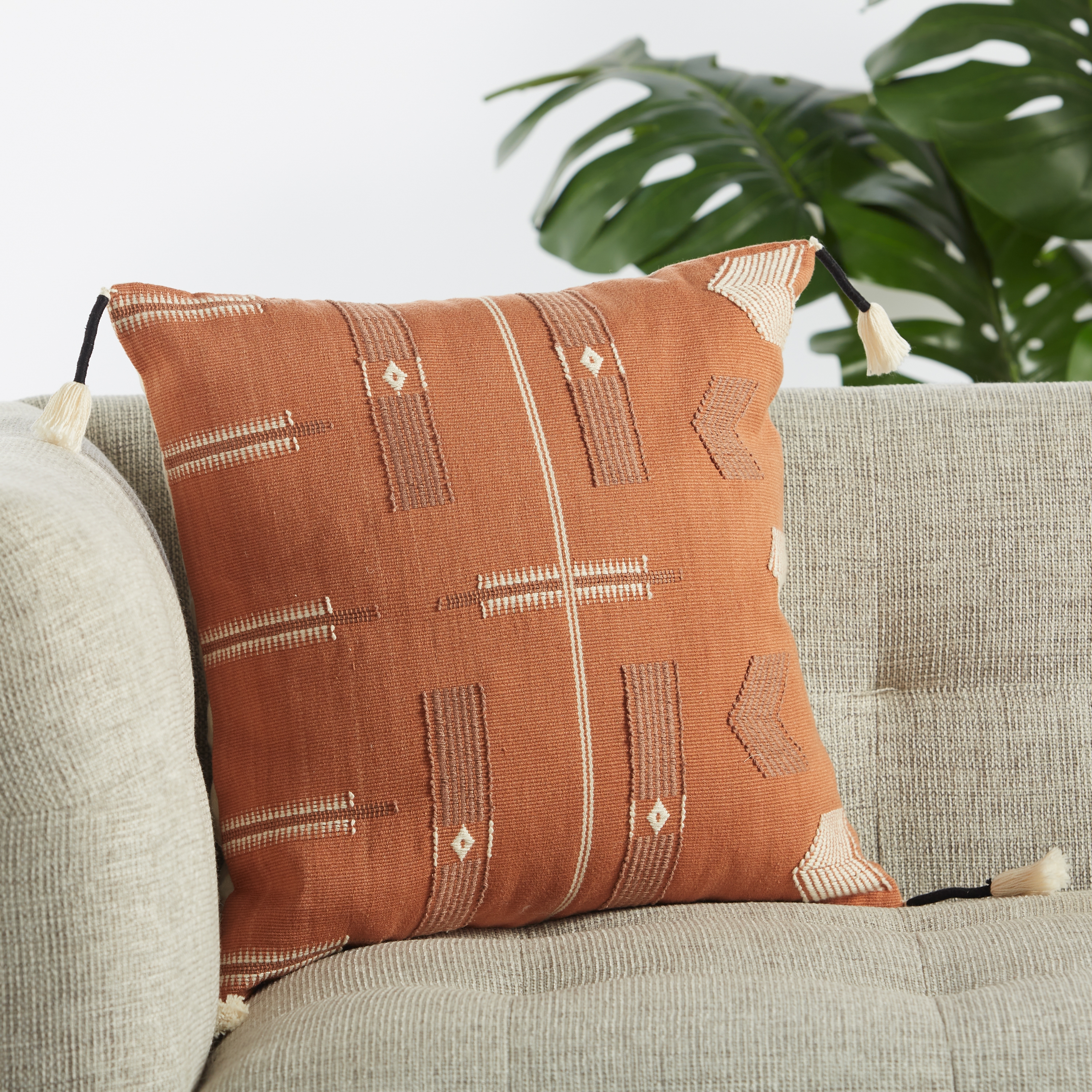 Design (US) Terracotta 18"X18" Pillow - Image 3