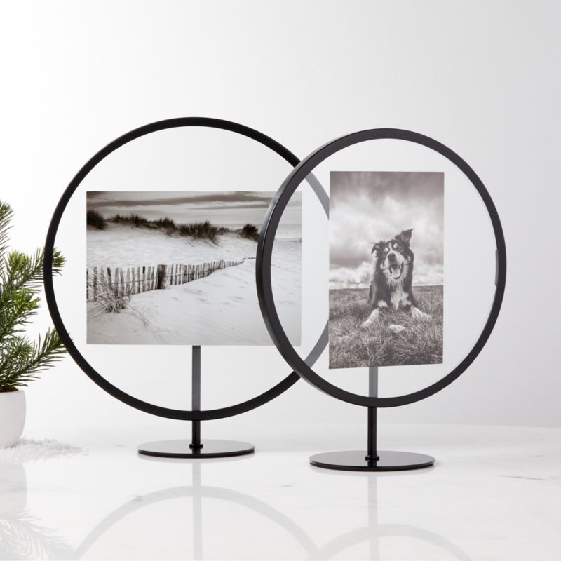 Infinity 5x7 Round Picture Frame - Image 1