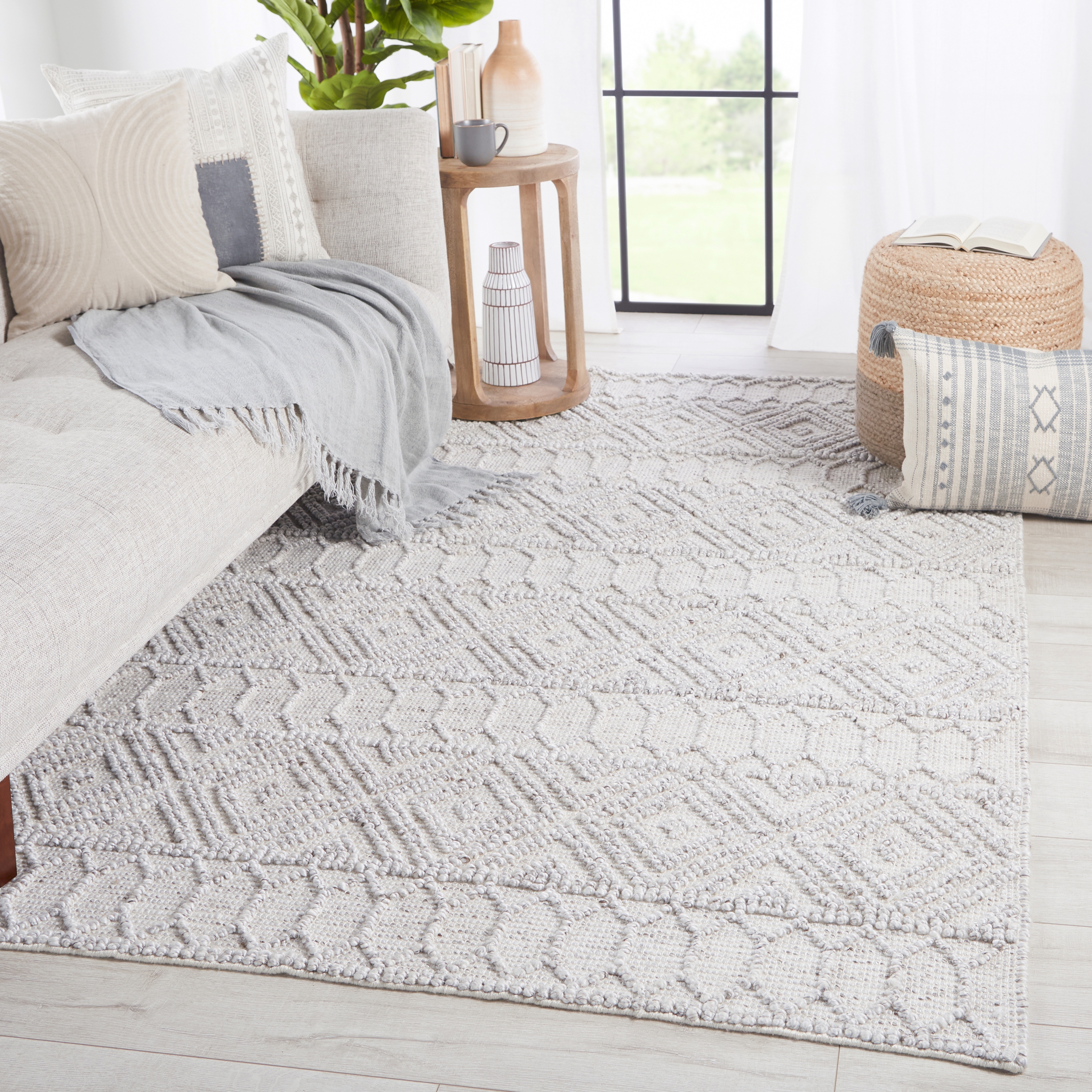 Ismene Indoor/ Outdoor Trellis Light Gray/ White Area Rug (2'X3') - Image 4