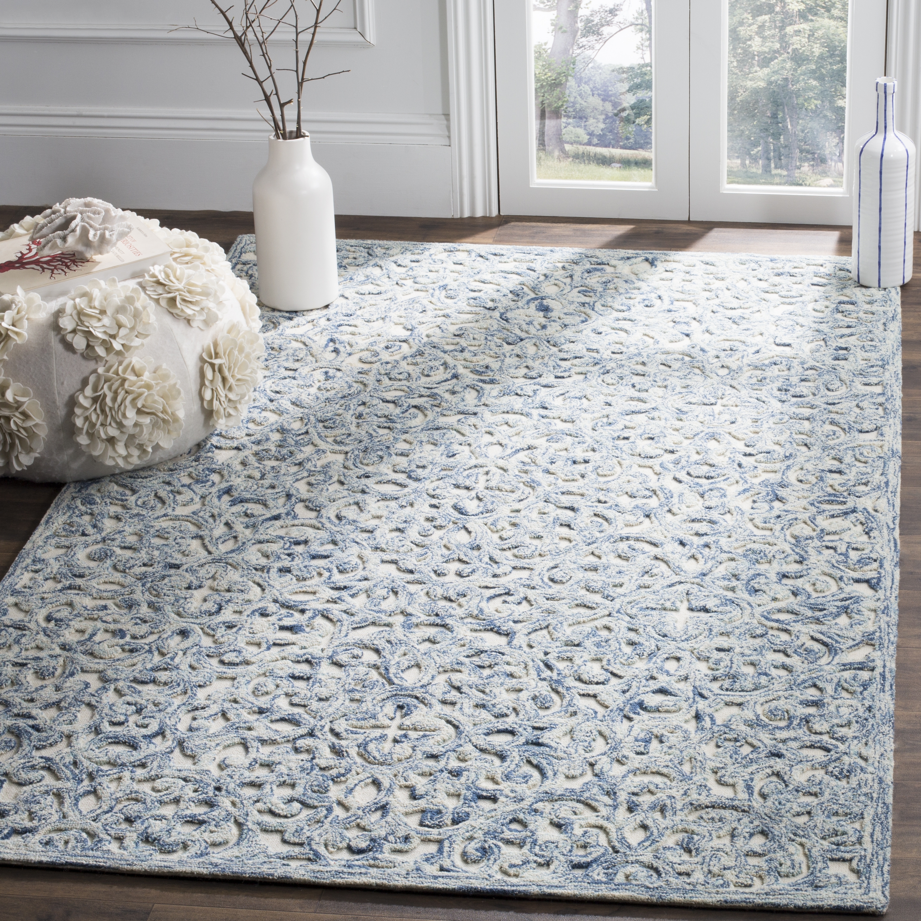 Arlo Home Hand Tufted Area Rug, TRC103B, Blue/Ivory,  3' X 5' - Image 1
