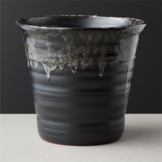 Pico Black Reactive Planter - Image 0