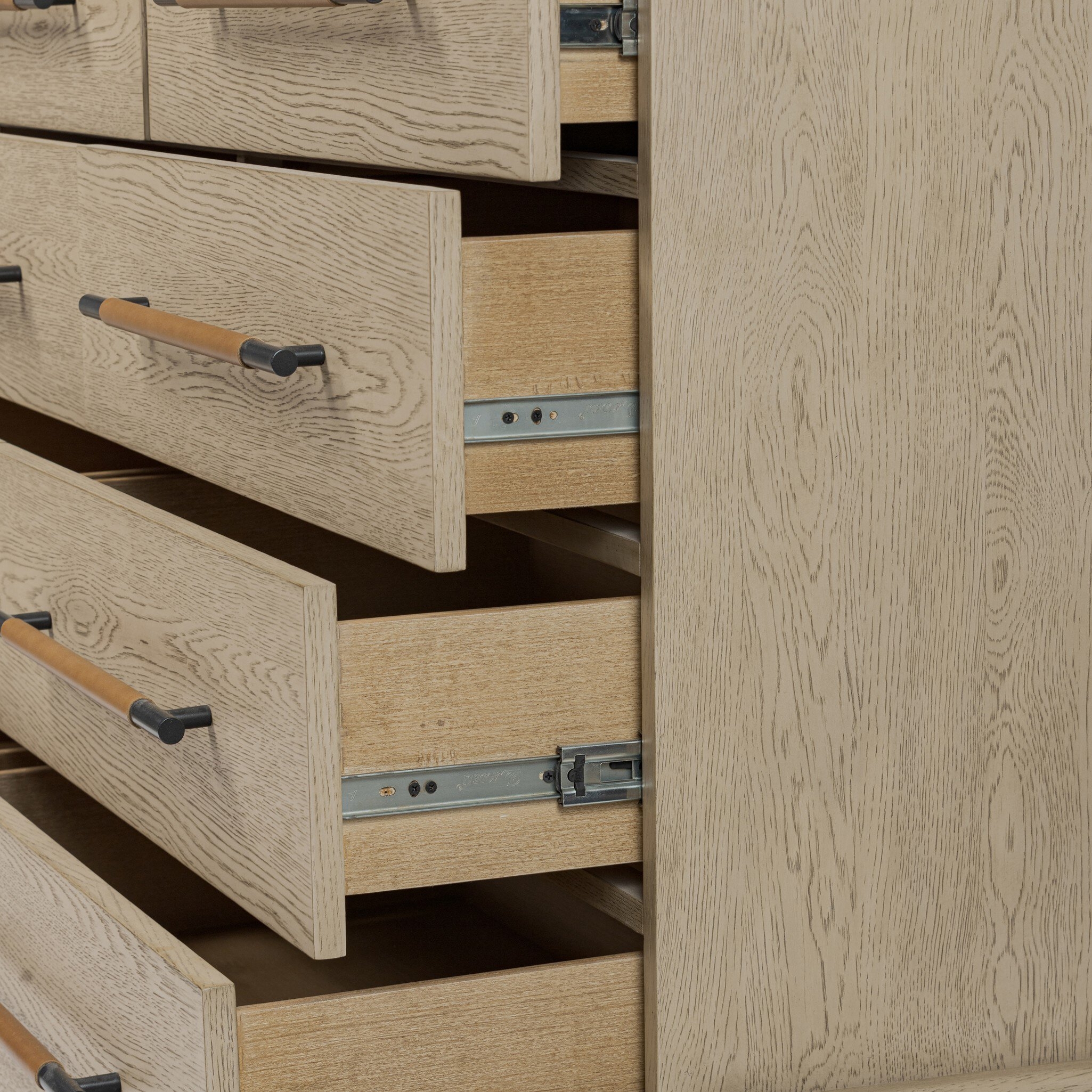 Rosedale 8 Drawer Dresser - Yucca Oak Veneer - Image 12