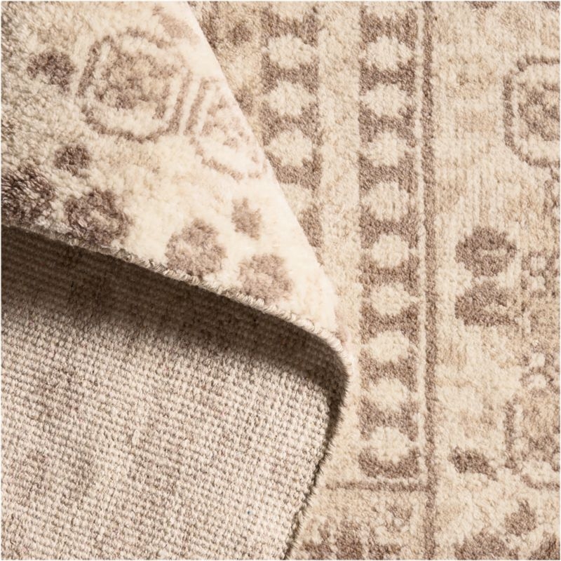 Sardinia Wool Performance Blend Traditional Ivory Handknotted Area Rug 6'x9' - Image 2