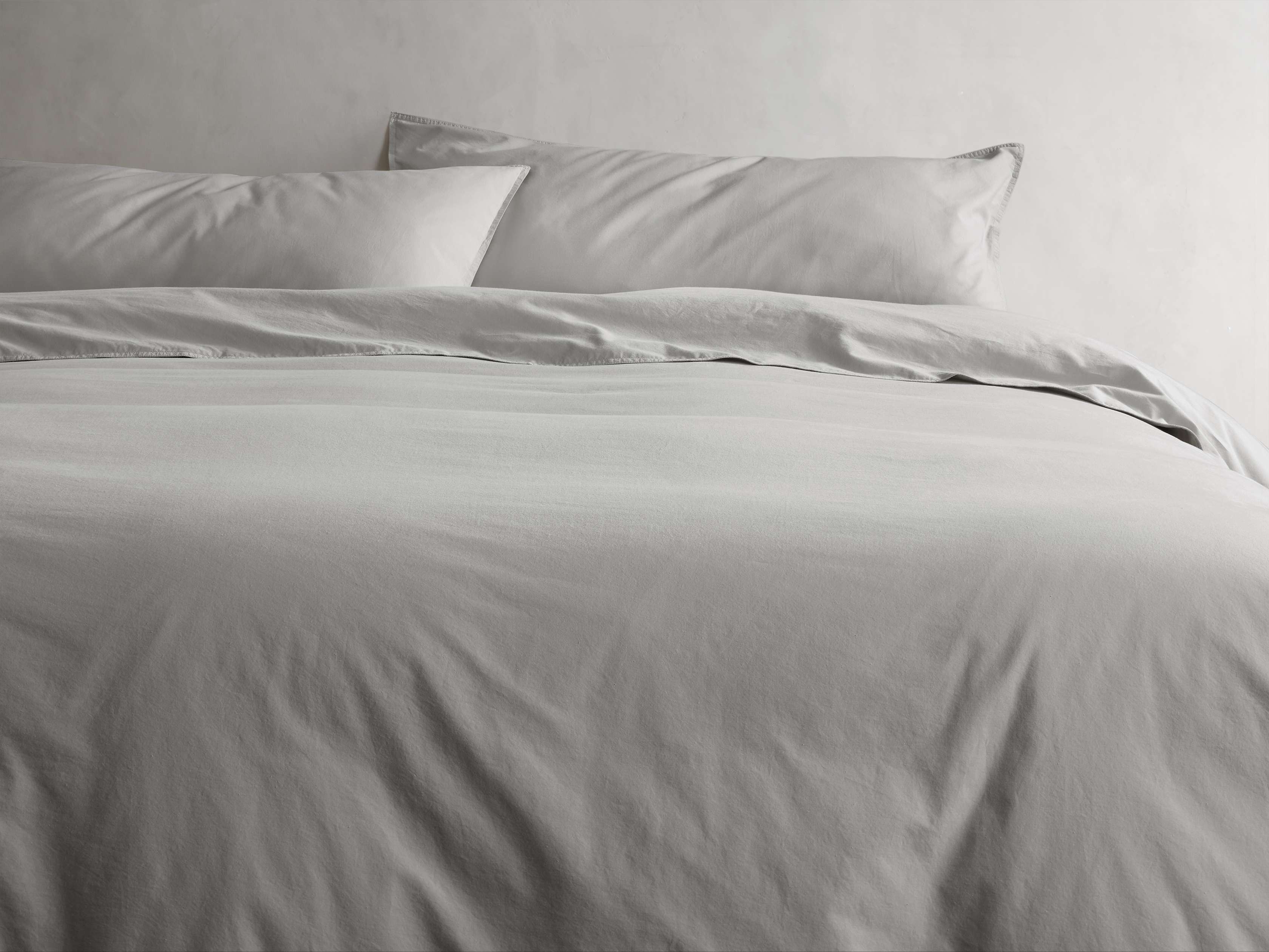 Italian Garment-Dyed Duvet Set Percale Queen in Gray - Image 0