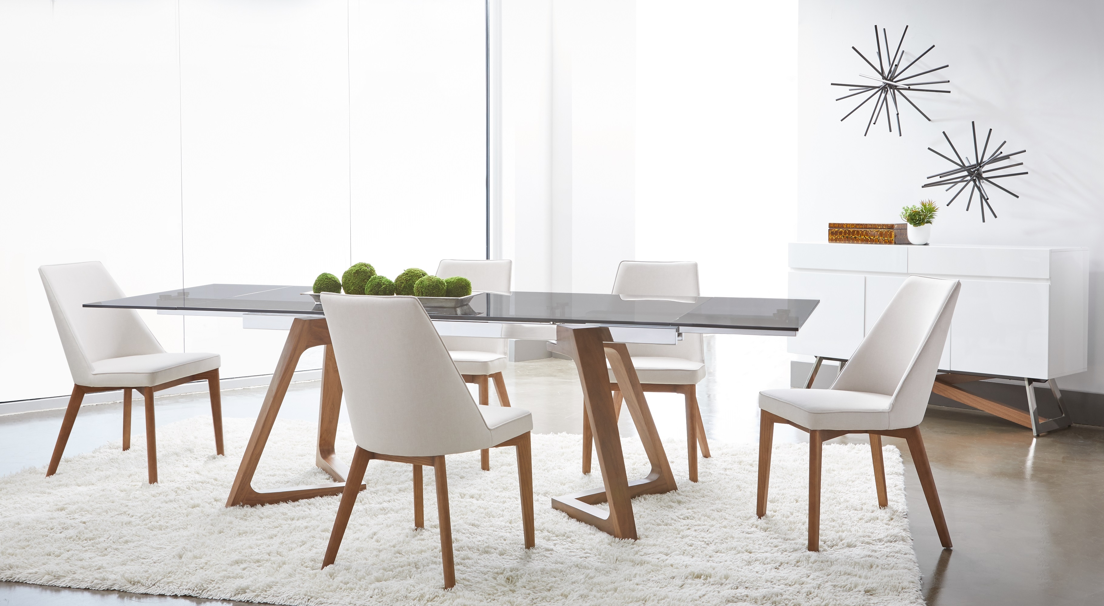 Axel Extension Dining Table - Image 6