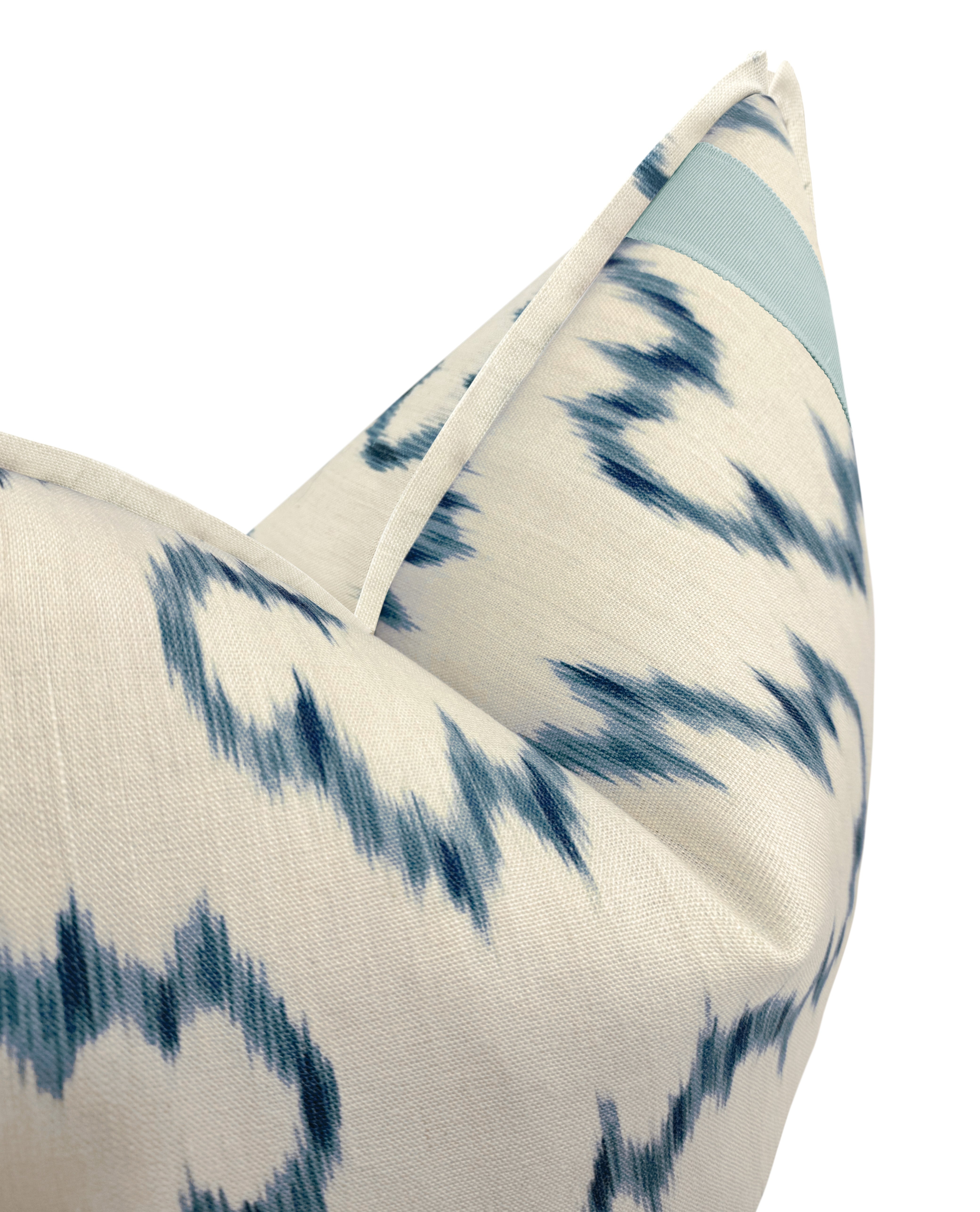 MALLORCAN IKAT // DELFT + TAPE TRIM | LEE JOFA - 20" X 20" / SELF FLANGE / Blush - Image 5