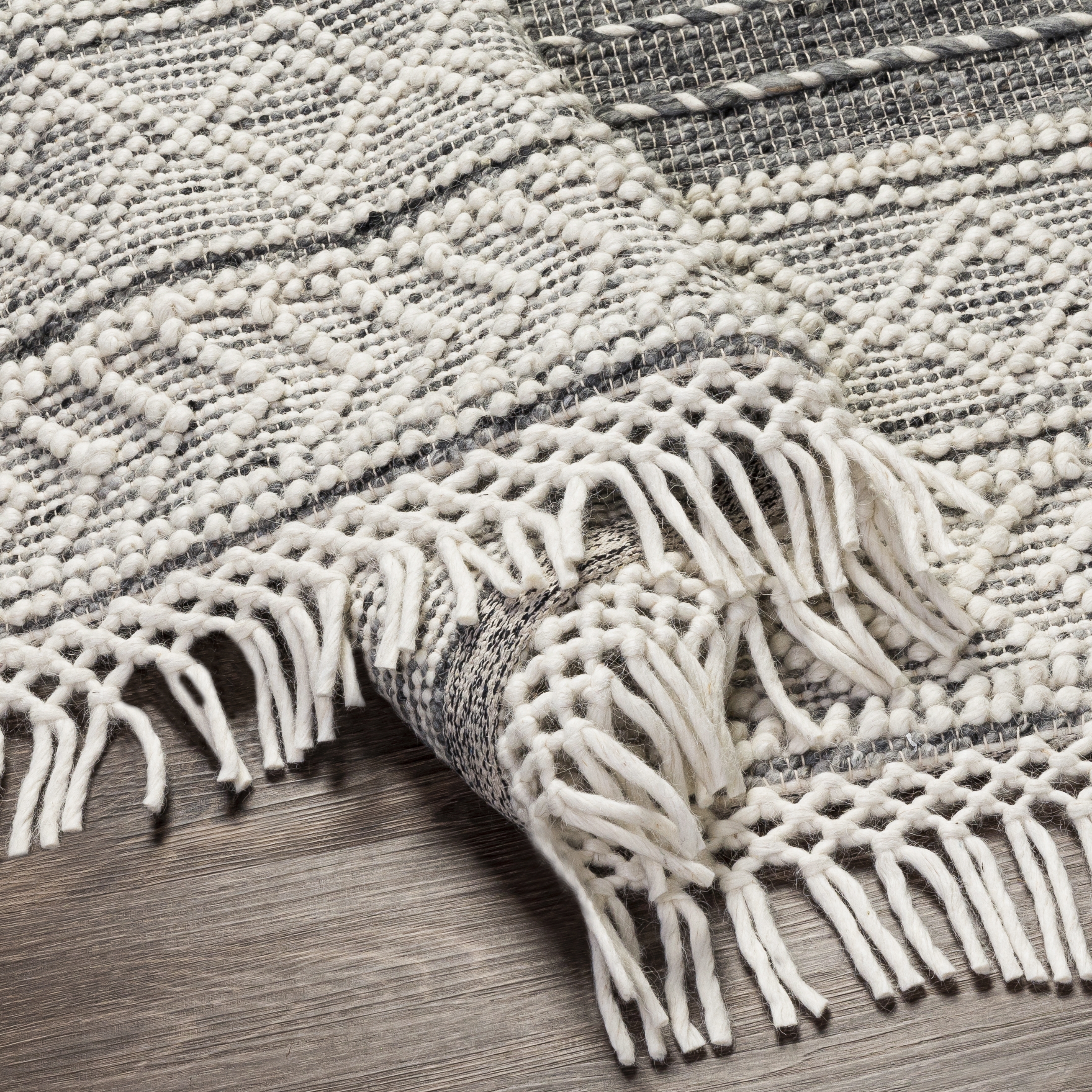 Lucia Beige Indoor 27" x 45" Handmade Rug - Image 4