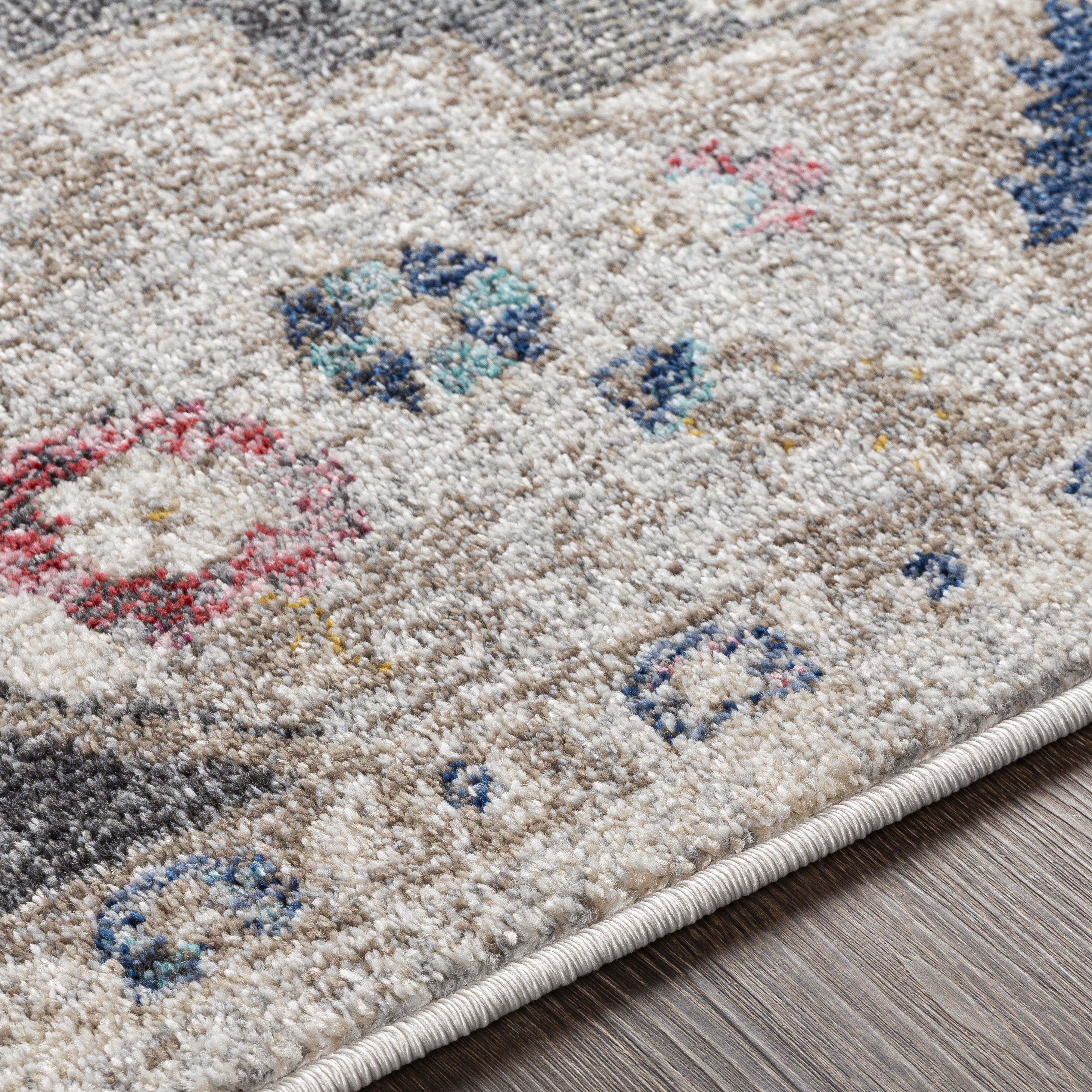 Serapi Beige Indoor 5'3" x 7'3" Machine Woven Rug - Image 2