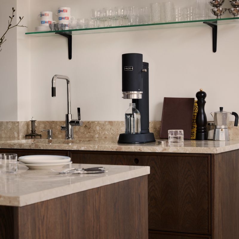 Aarke Carbonator Pro Matte Black Sparkling Water Maker - Image 2