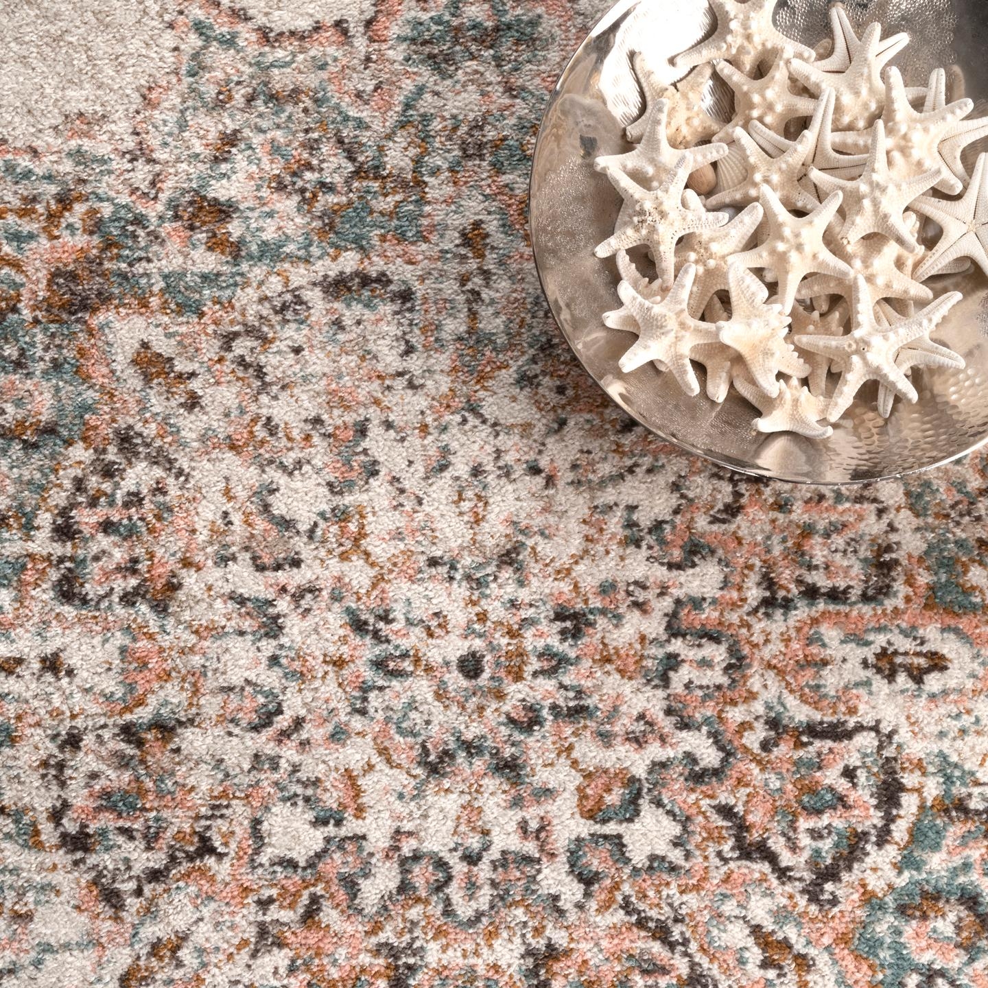 Vintage Medallion Liliana Area Rug - Image 5